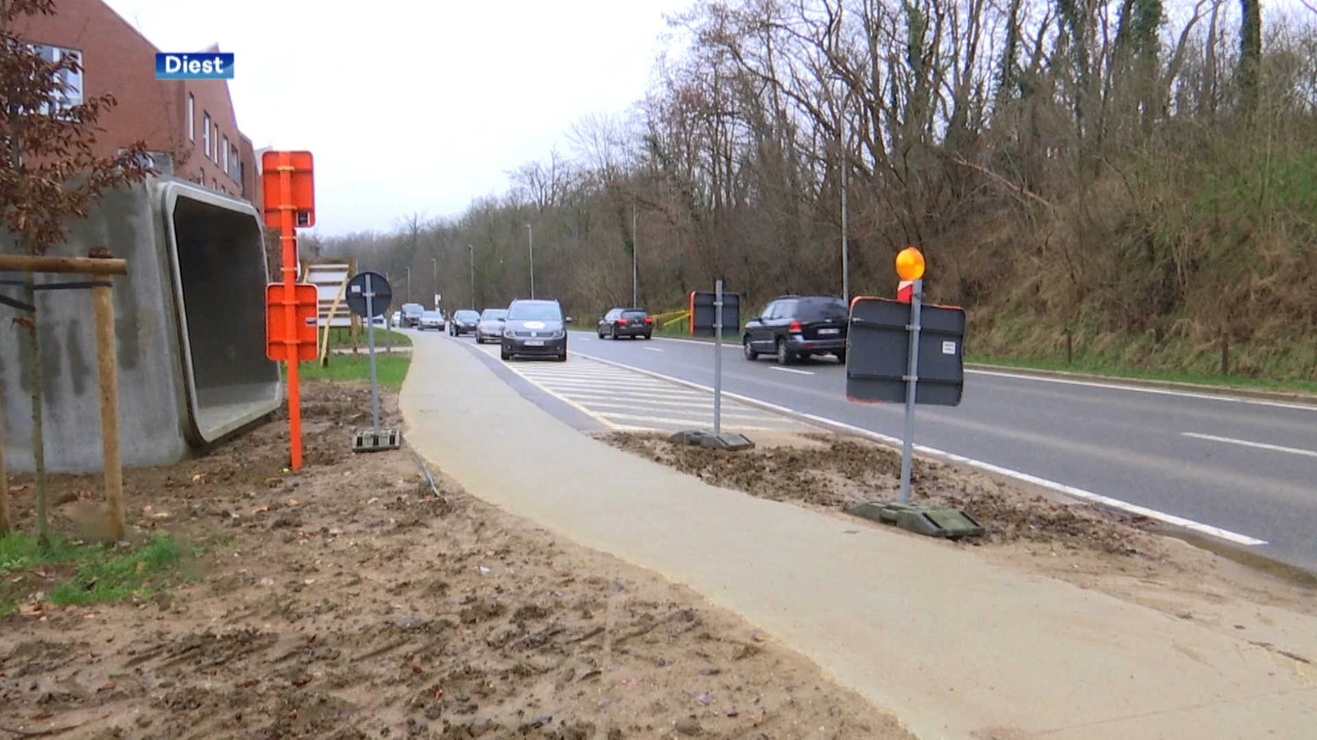 Veel voorbijgangers ontevreden door uitgestelde werken aan de Saspoort: "Wie werfzone betreedt is zelf verantwoordelijk"