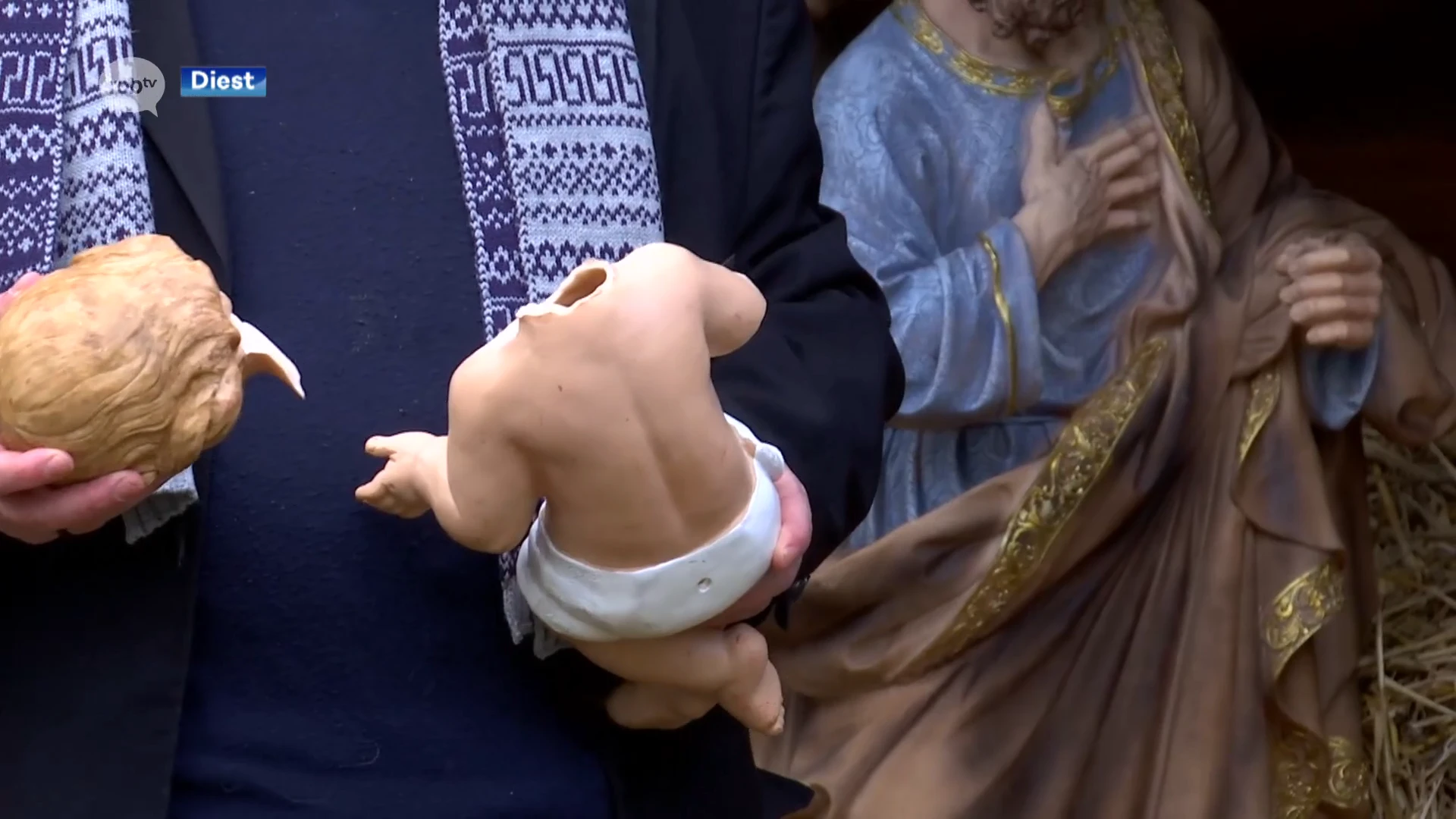 Vandalen onthoofden beeldje van kindje Jezus in kerststal van Diest: "Dit is meer dan vandalisme"