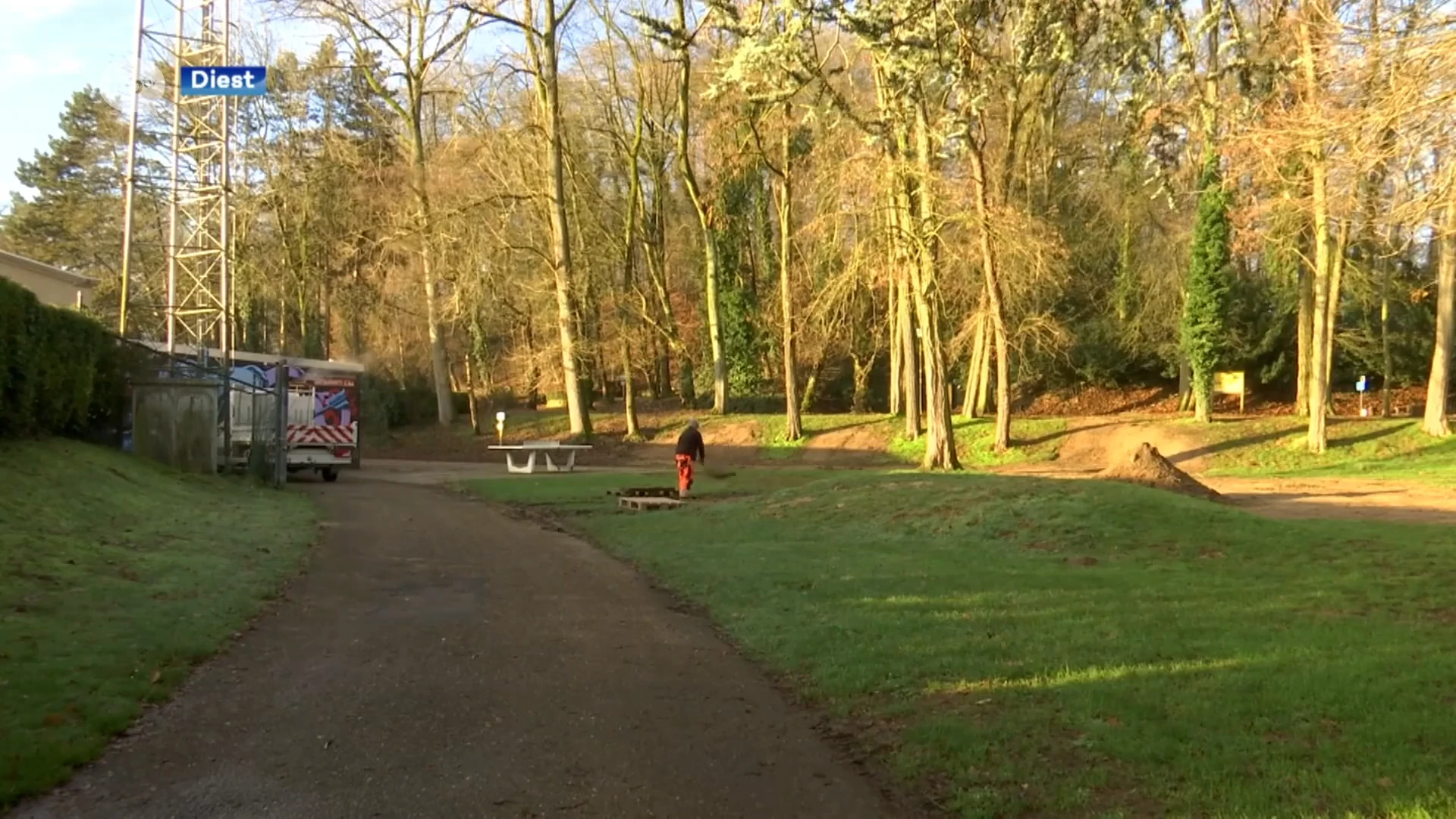 Diest plaatst nieuwe speeltuin met speeltuigen voor kinderen met een beperking