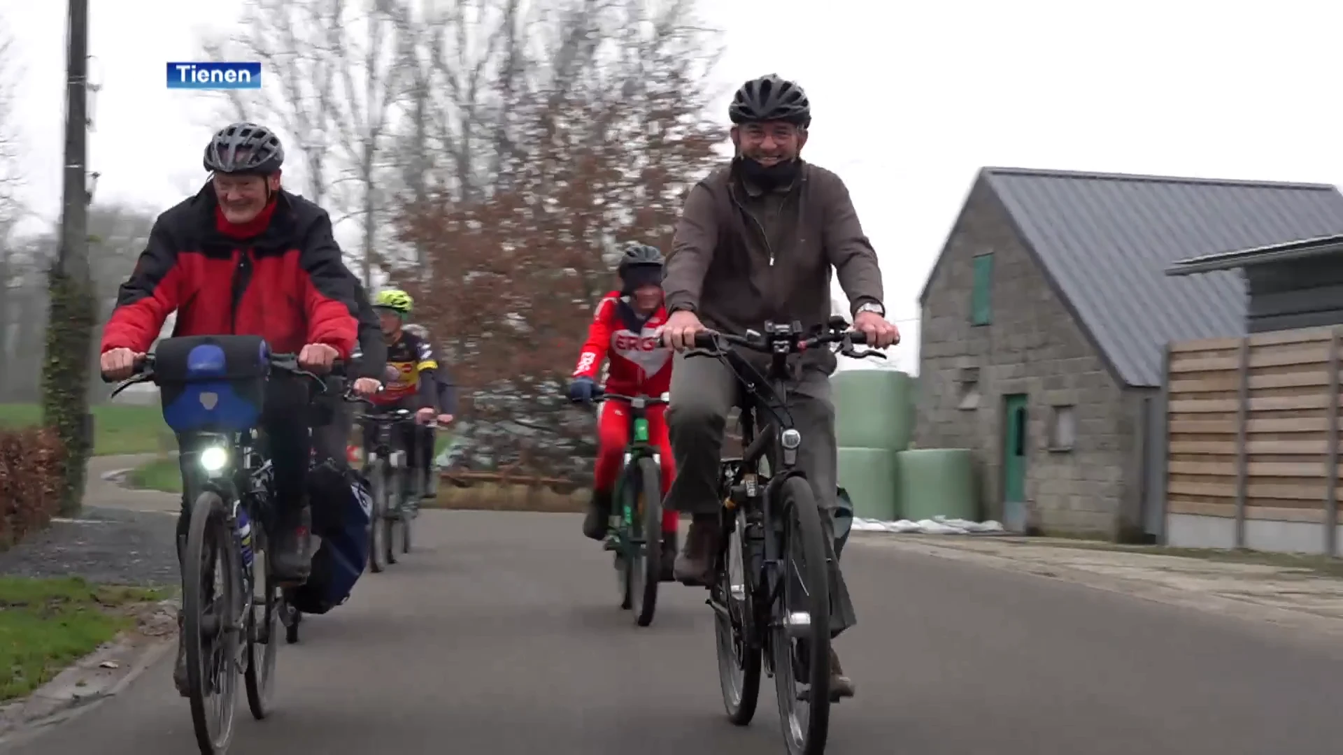 77-jarige Paul fietste vorig jaar meer dan 8000 kilometer met zijn fietsclub: "Pure spierkracht!"
