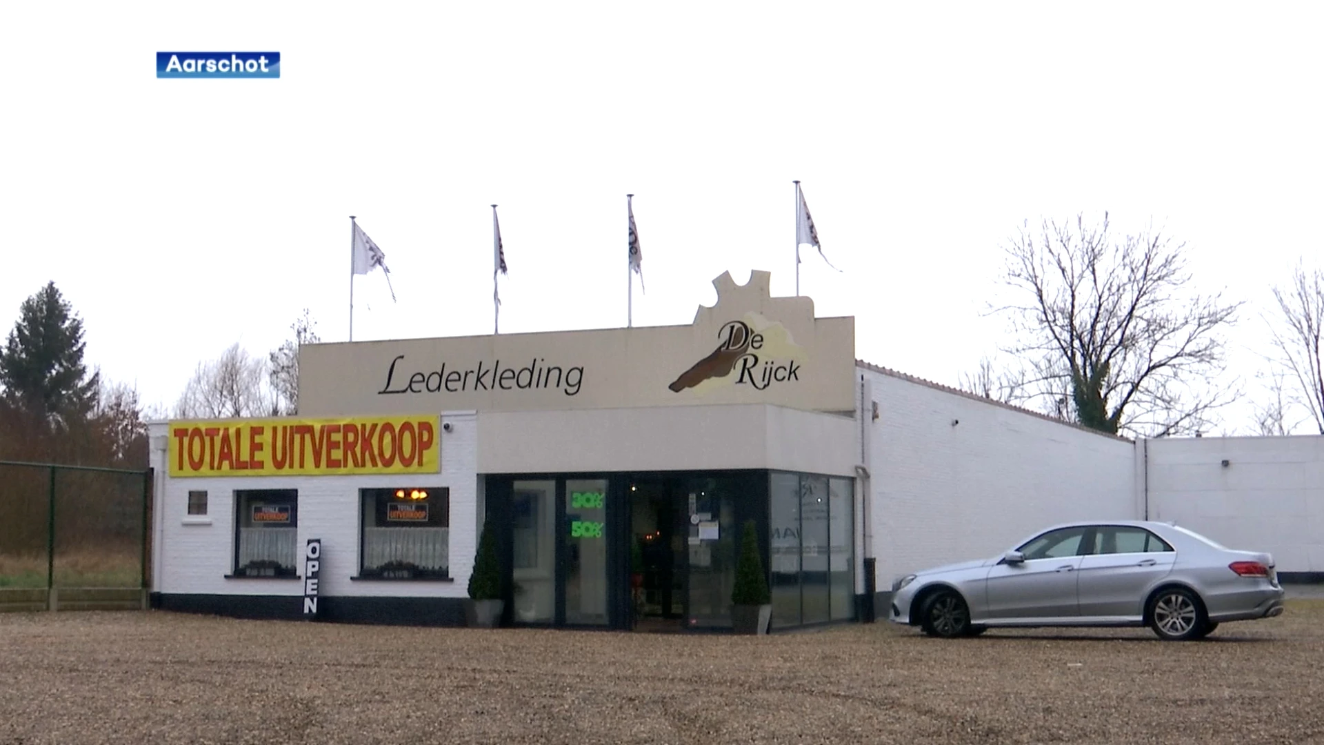 Lederwinkel De Rijck houdt er na 47 jaar mee op met totale uitverkoop: "Het was voor mij als een hobby"