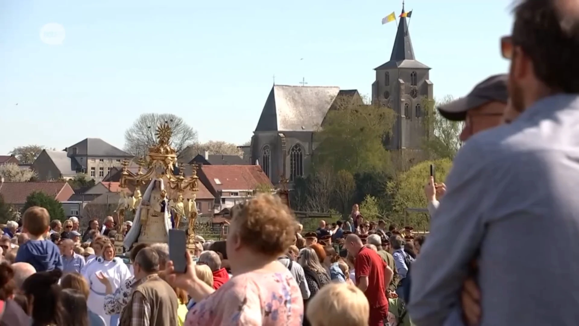 Dit was de Paardenprocessie in Hakendover: "We willen de eeuwenoude traditie mee in leven houden"