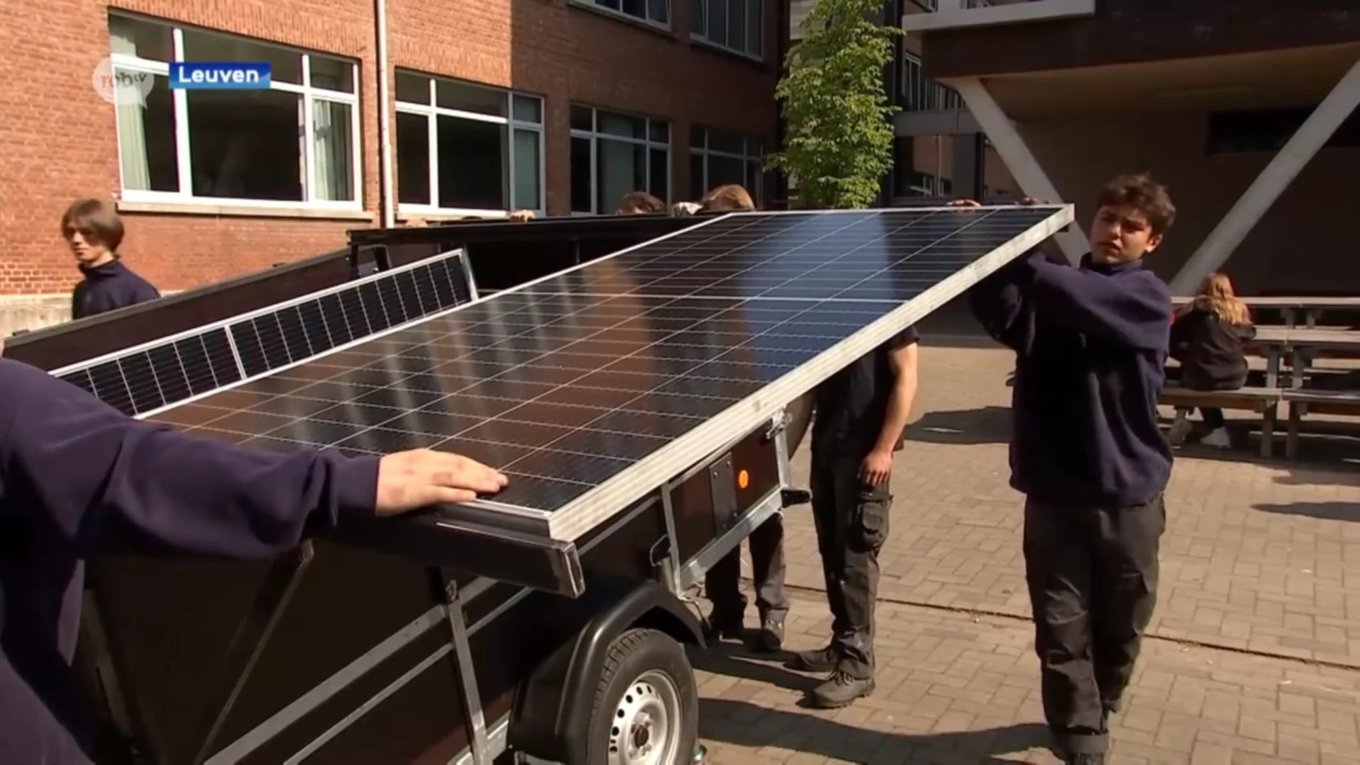 Laatstejaarsstudenten VTI Leuven ontwerpen batterij op zonne-energie 'SolarKar'