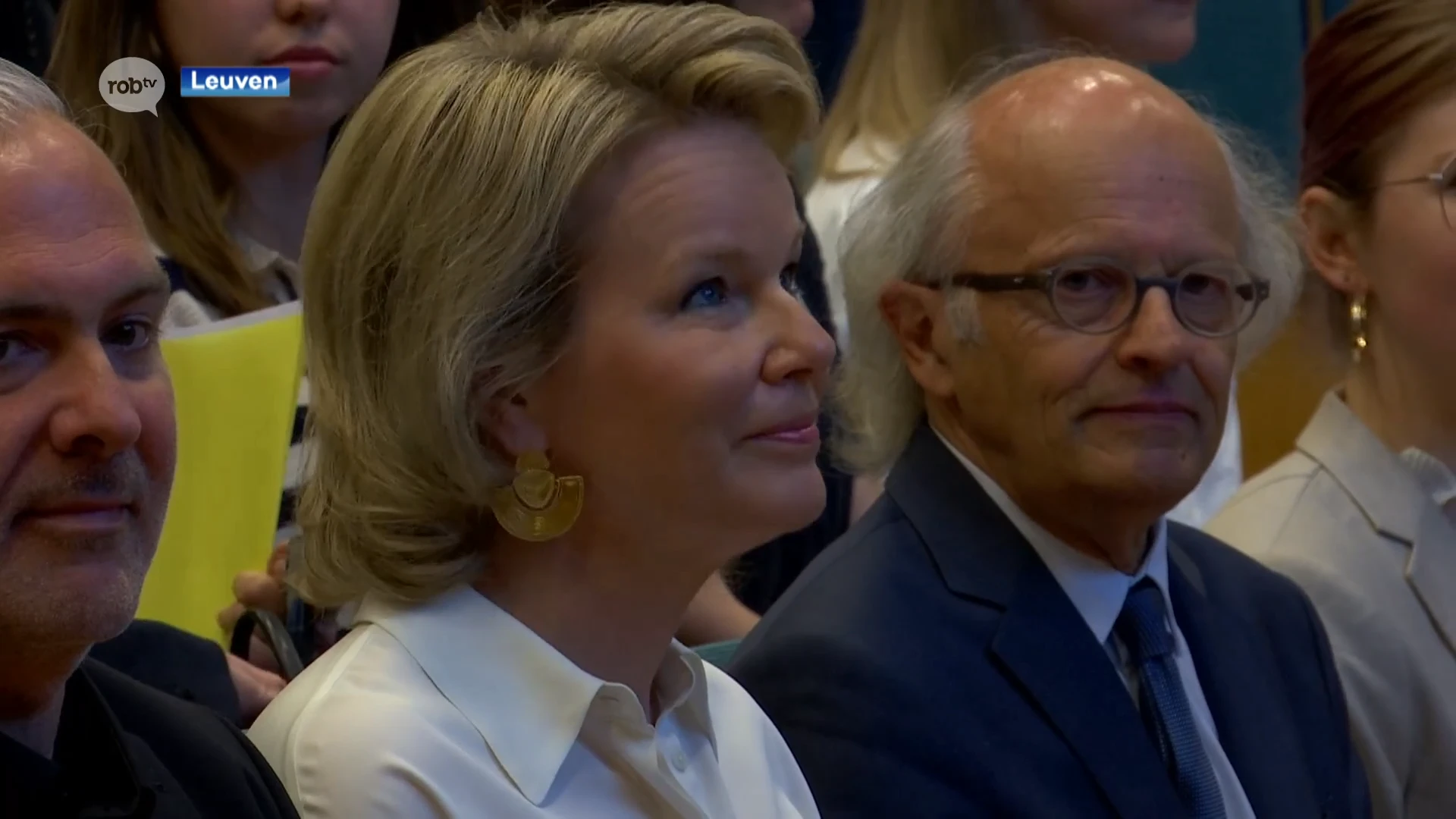 Hoog bezoek in Leuven: Koningin Mathilde spreekt studenten van verschillende universiteiten toe