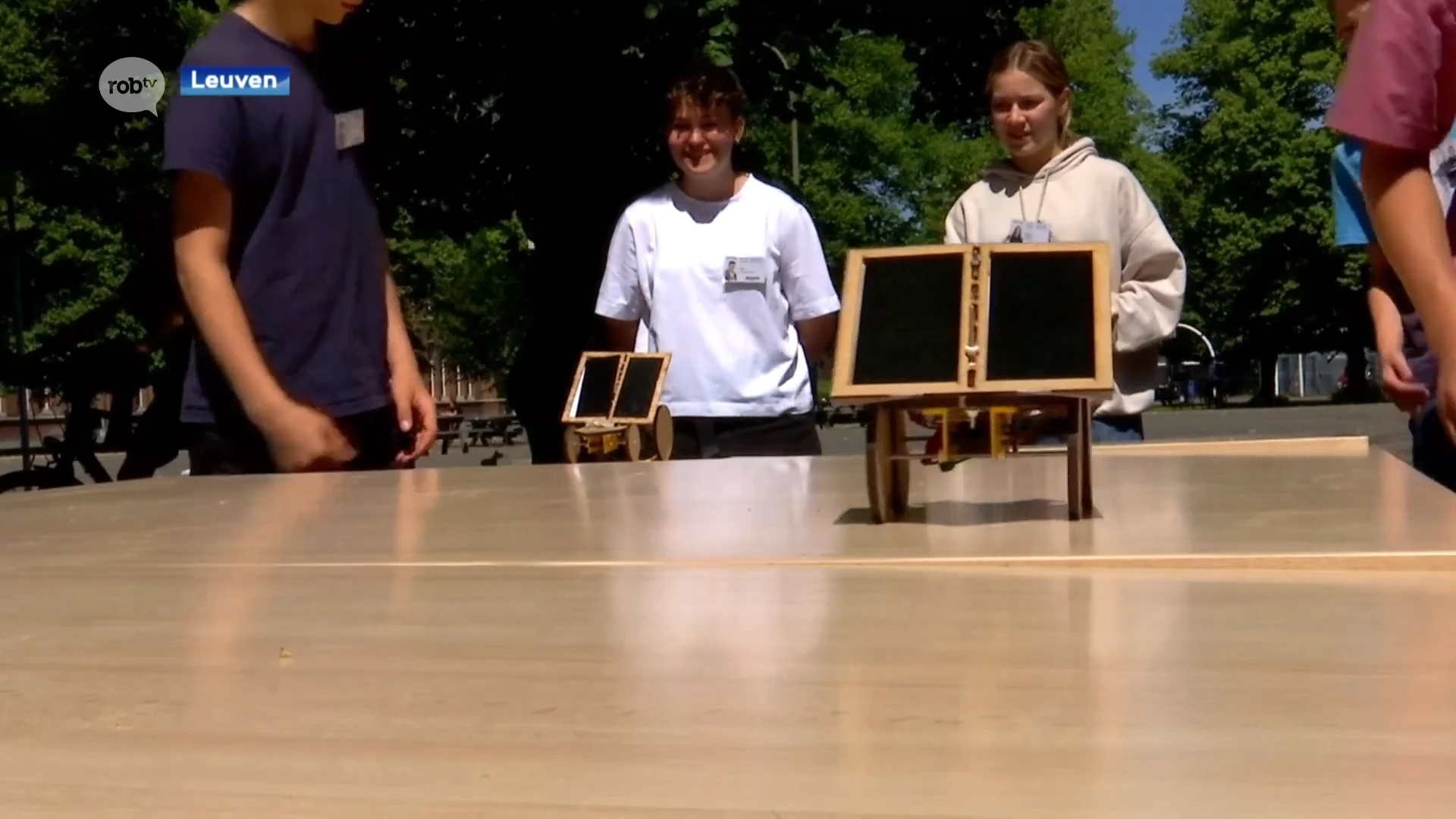 Leerlingen van Heilig Hartinstituut in Leuven maken eigen zonnewagentjes