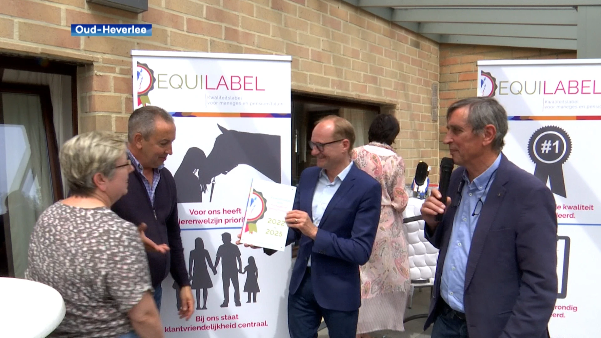 Manege Meerdaalhof in Oud-Heverlee krijgt als eerste vernieuwd "Equilabel", minister Weyts: "Paardenwelzijn staat voorop"