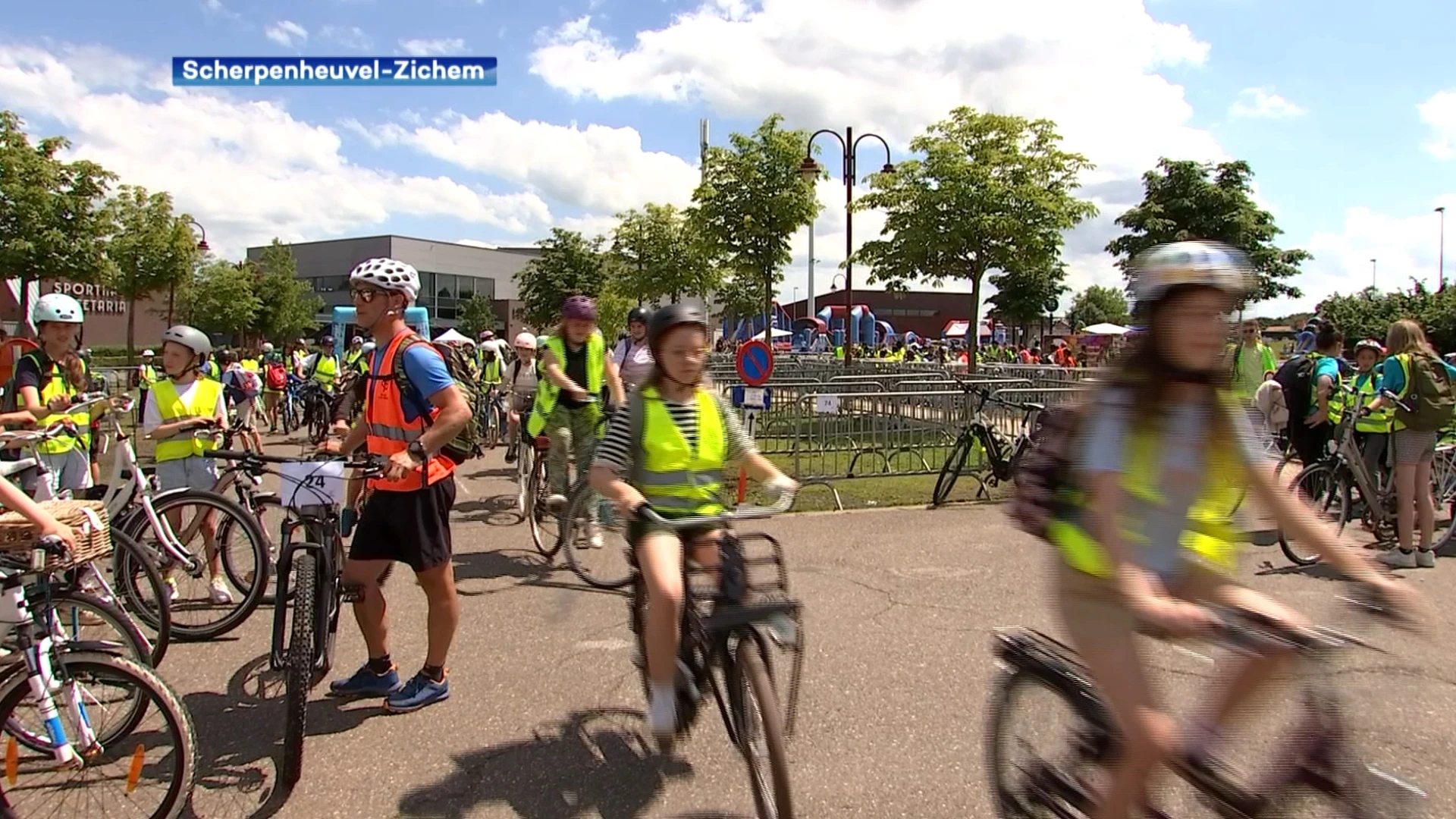 Meer dan 2.000 leerlingen fietsen naar Den Egger in Scherpenheuvel voor zevende editie van Megakids