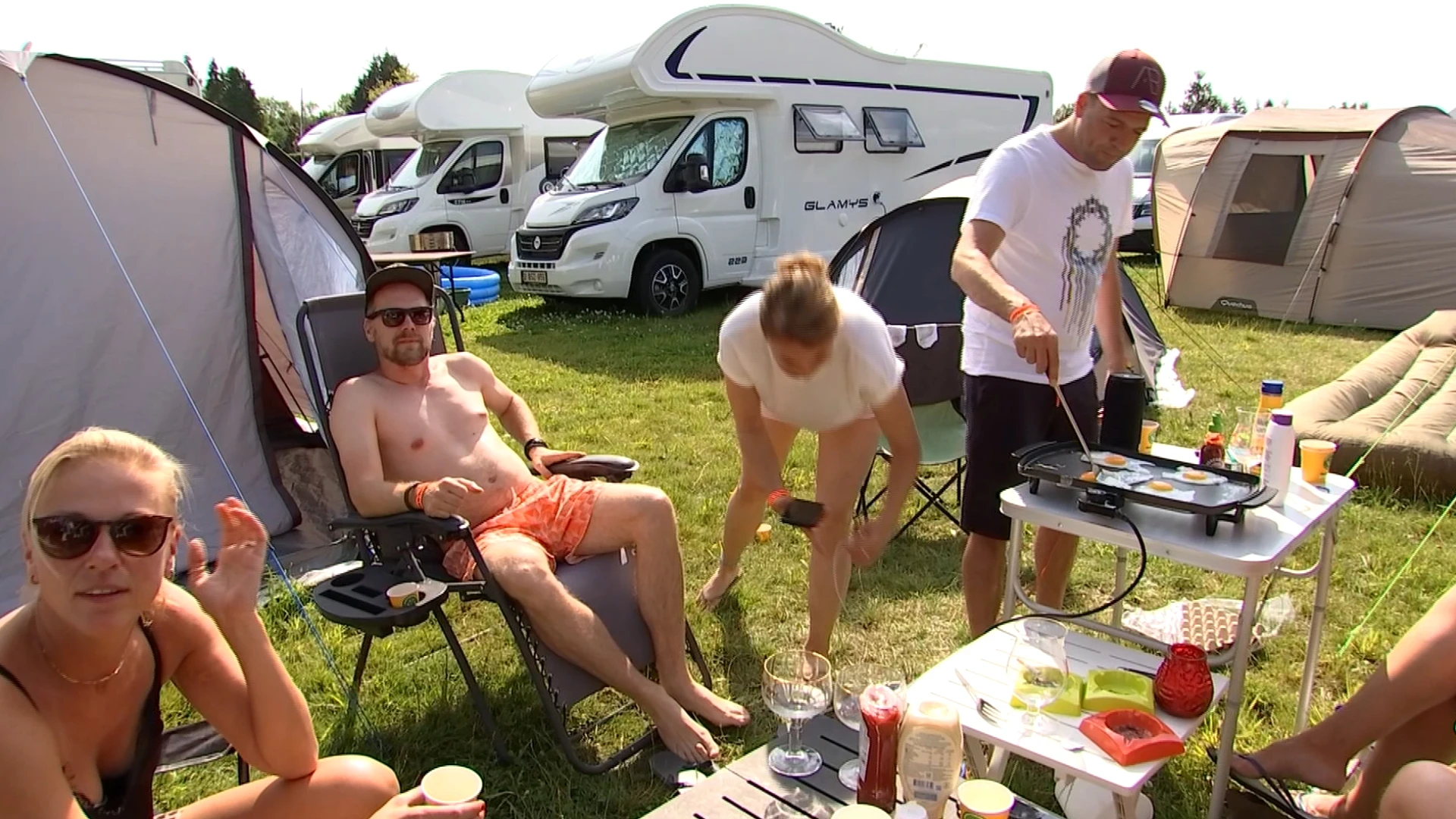Deze festivalgangers kiezen voor de rust op camping Klokkenberg: "Wij zijn luxebeestjes"