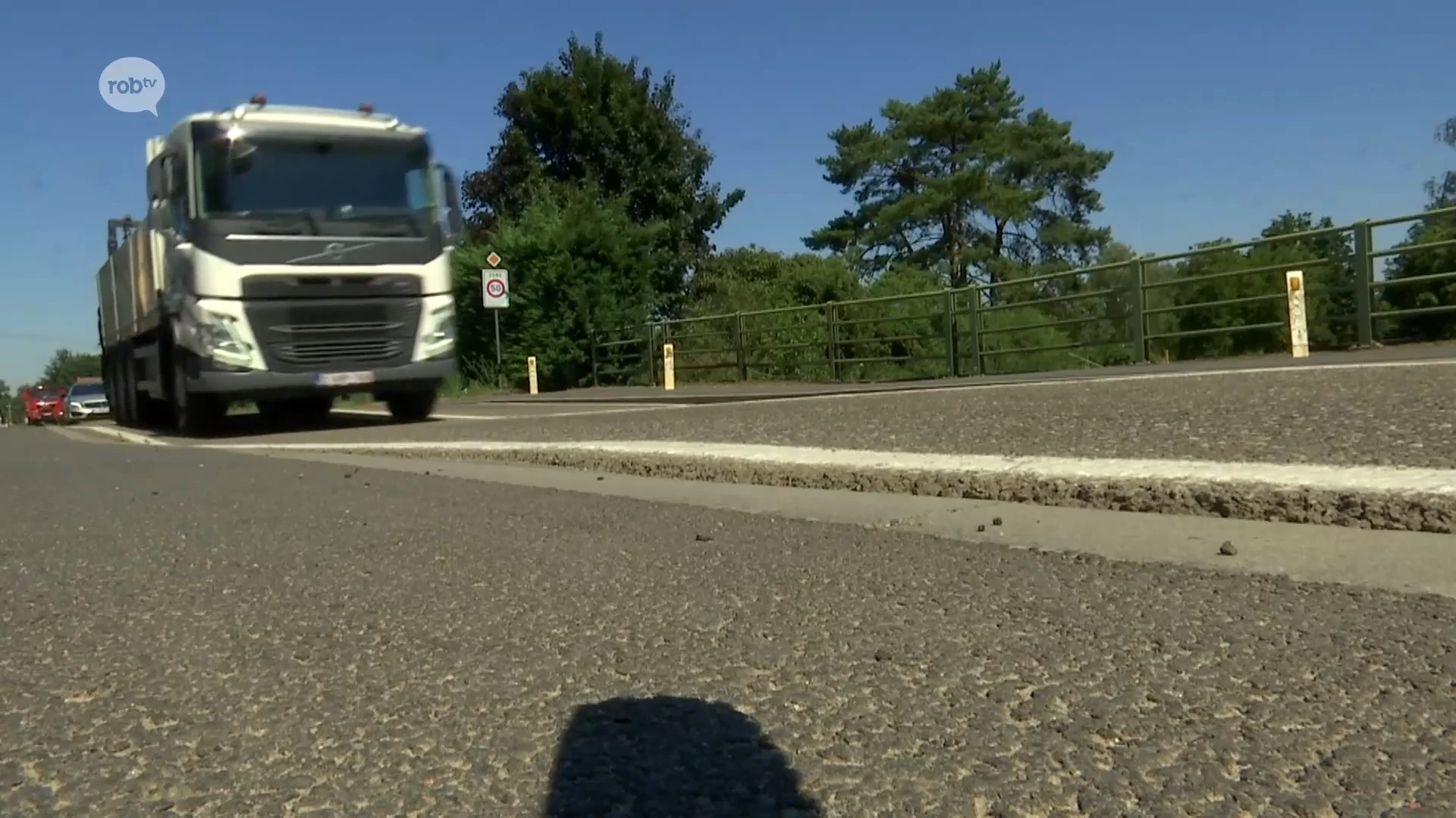 Wegverzakking op Dijlebrug Rotselaar is voorbije 3 maanden 1 centimeter dieper geworden