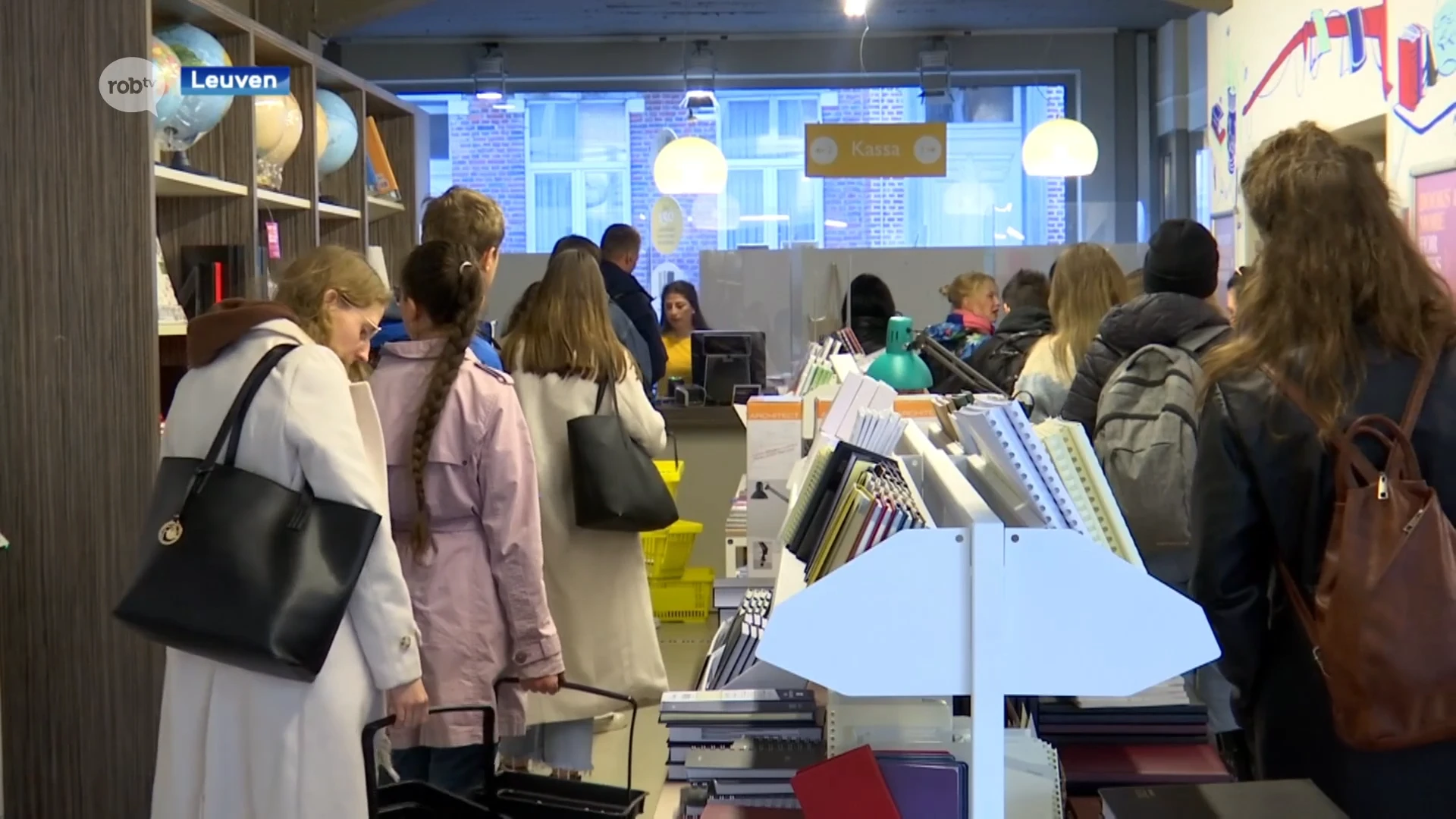 Op bezoek bij de Acco in eerste week academiejaar: "Papieren handboeken blijven populair"