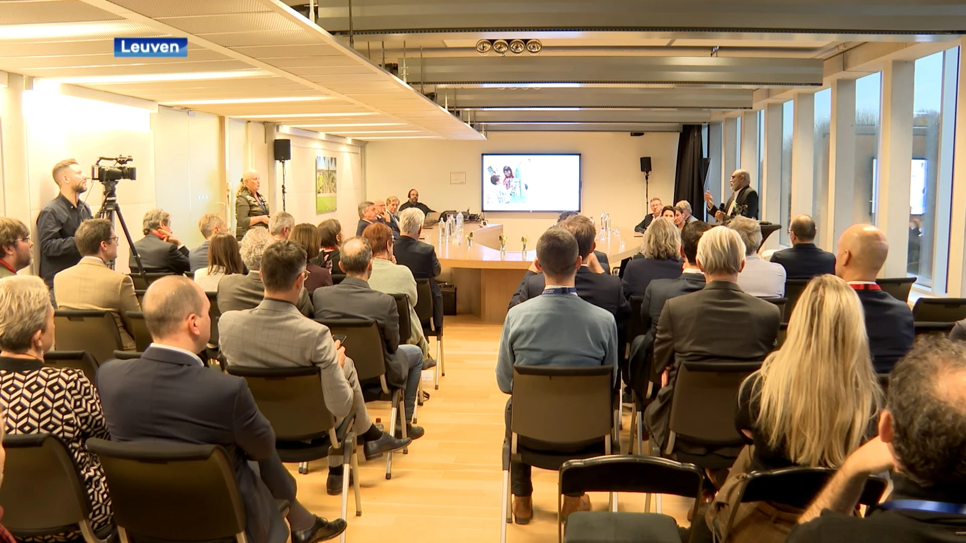 Farmabedrijf UCB opent in Leuven eerste Vlaamse onderzoekscentrum voor gentherapie: "In Leuven zit heel wat talent dat hier aan de slag kan"