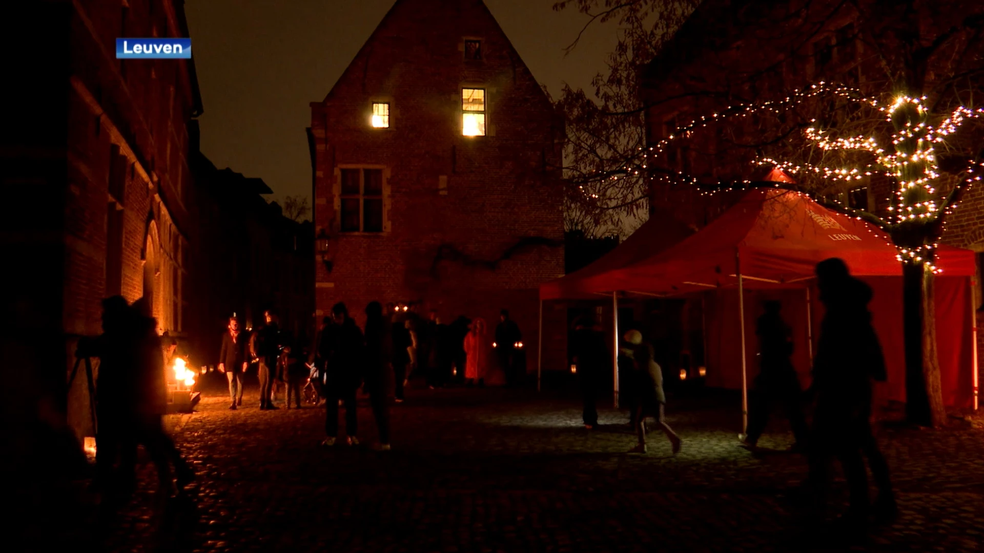 Duizenden kaarsjes zorgen voor magische sfeer in Groot Begijnhof in Leuven