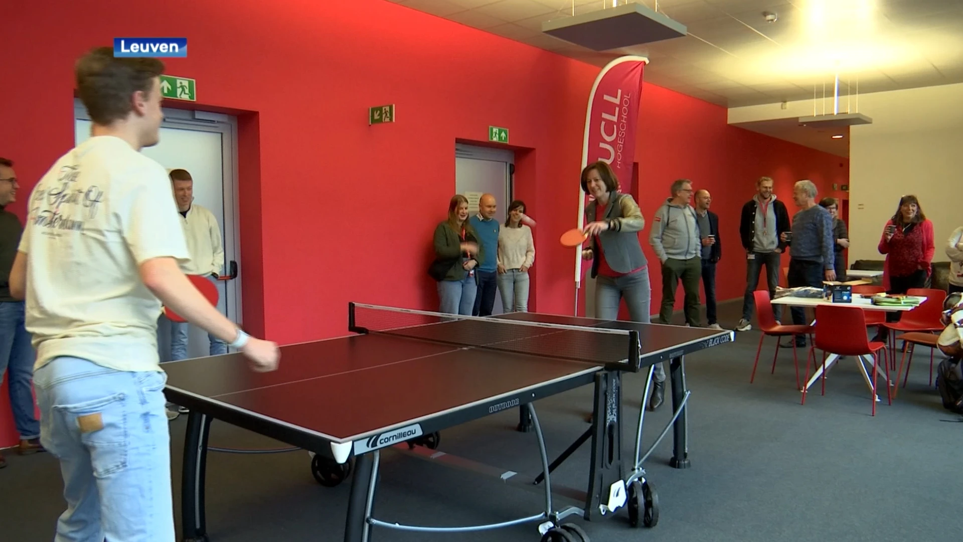 UCLL huldigt student en wereldkampioen G-tafeltennis met 'Laurens Devos pingpongtafel'