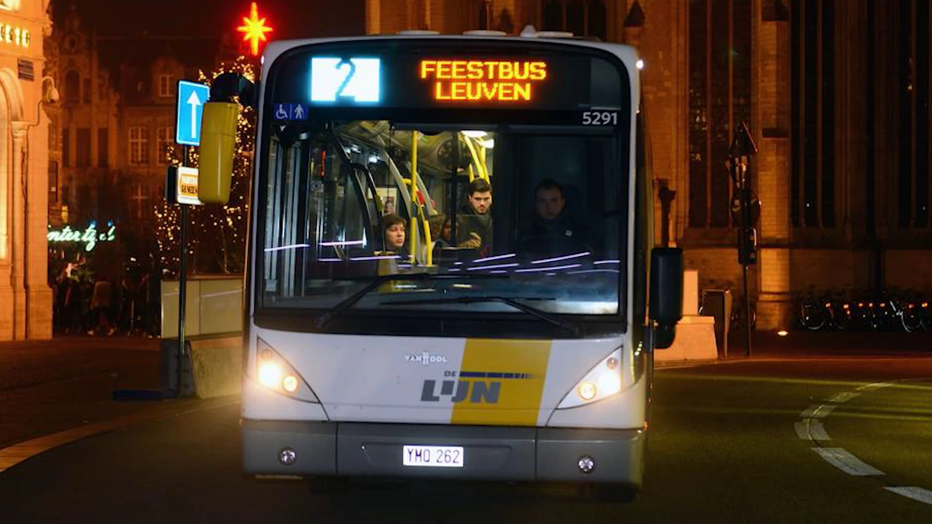 Nog geen vervoer tijdens Oudjaar? De Lijn zet 18 extra feestbussen in rond het Hageland