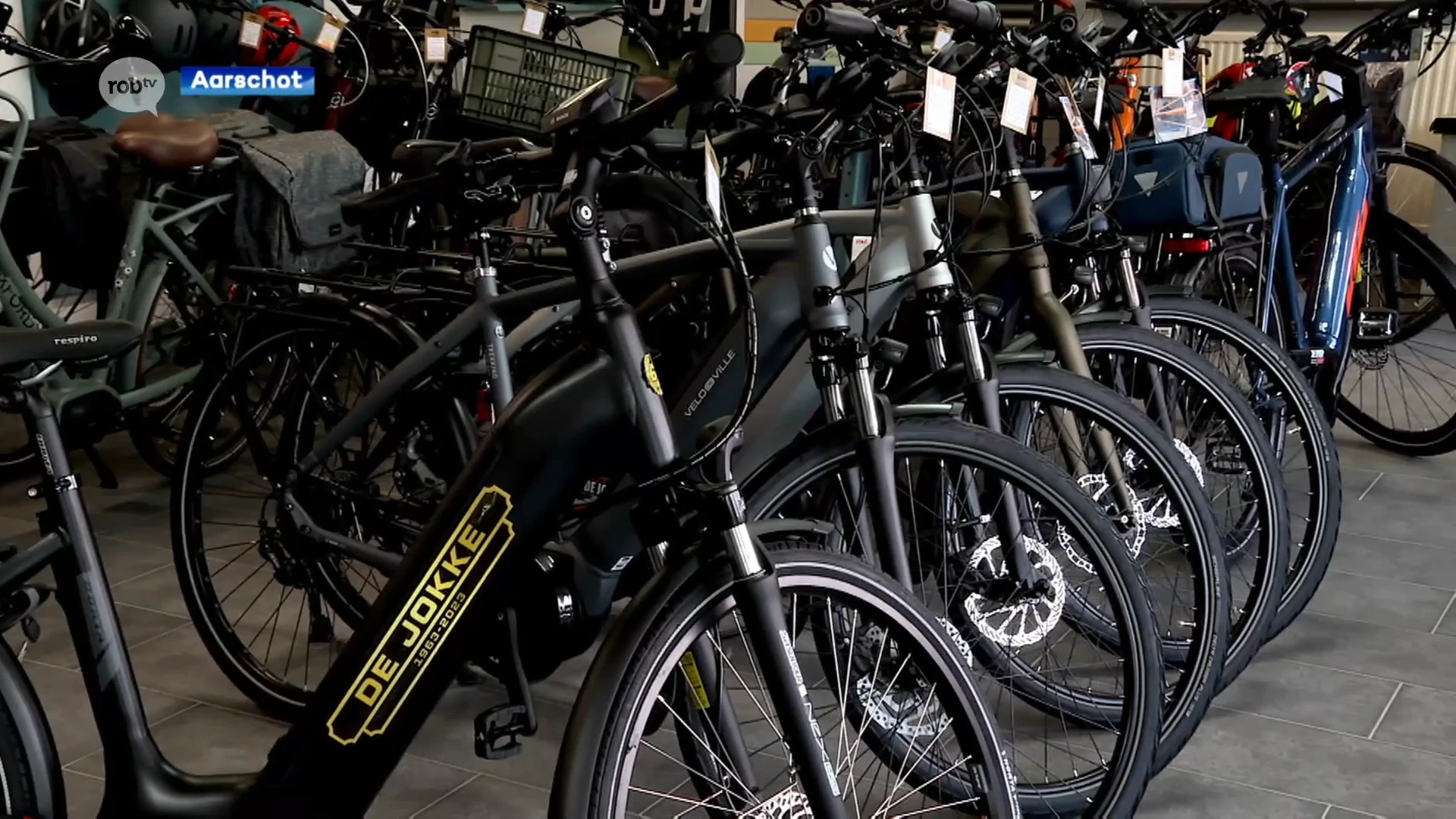 Fietsenwinkel Jokke Junior bestaat 60 jaar en viert dat met eigen fiets