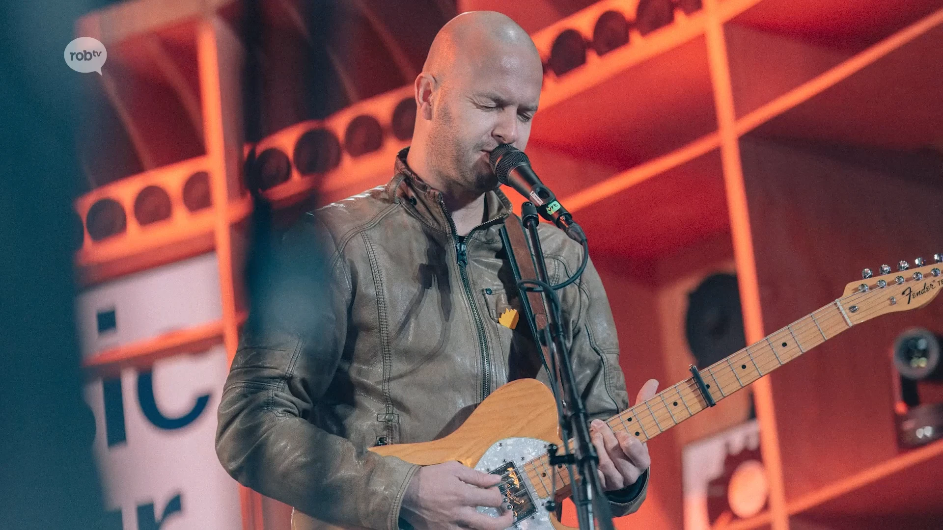 Stan Van Samang, Absynthe Minded en Flip Kowlier op Kampvuurconcerten aan Kasteel van Horst