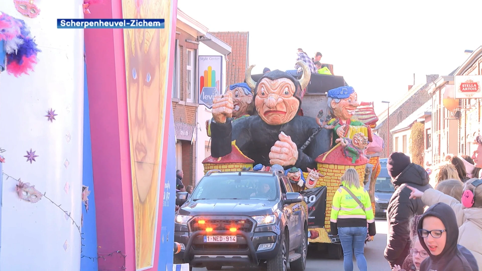 Carnavalstoet trekt weer door de straten van Schoonderbuken: "Iedereen is blij!"