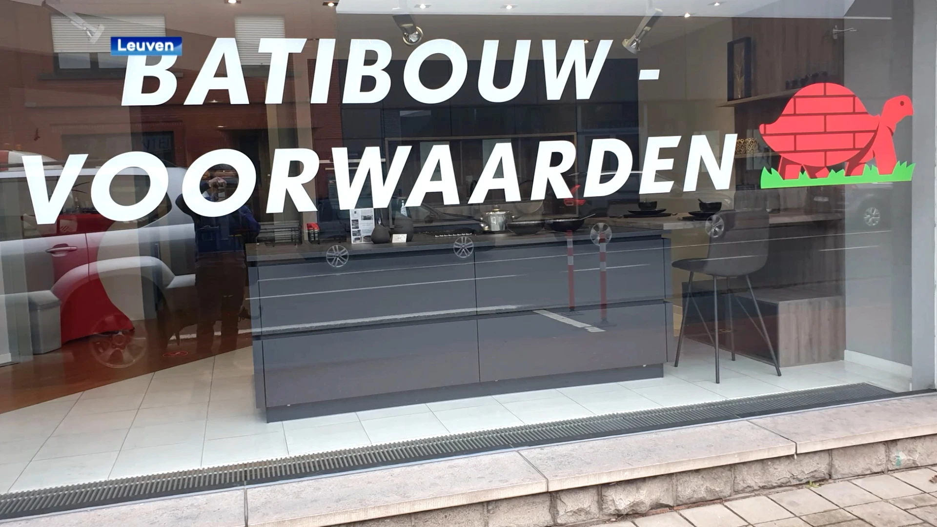 Leuvense keukenwinkel moet schadevergoeding betalen aan BATIBOUW: "Zonder standje mag je logo en naam niet gebruiken"