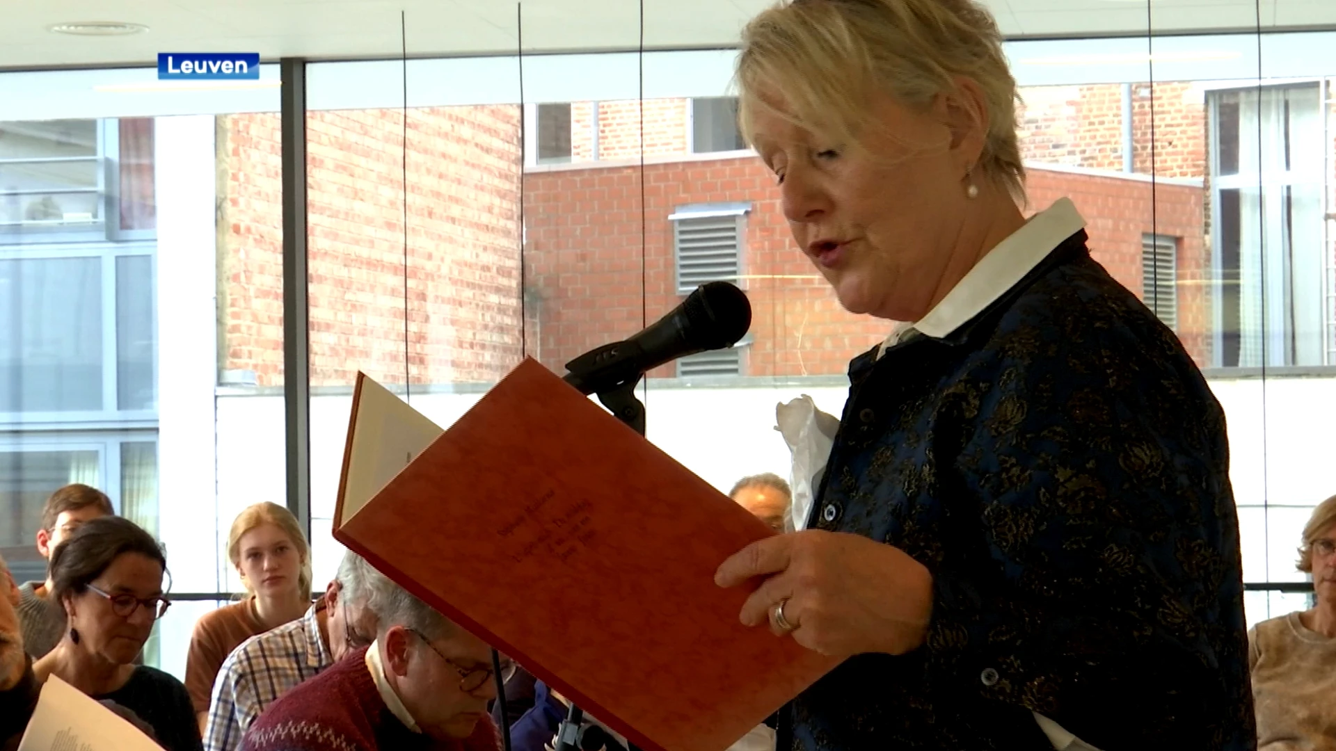 Leuvense "dichters in beweging" geven voordracht met gedichten over Sanda Dia