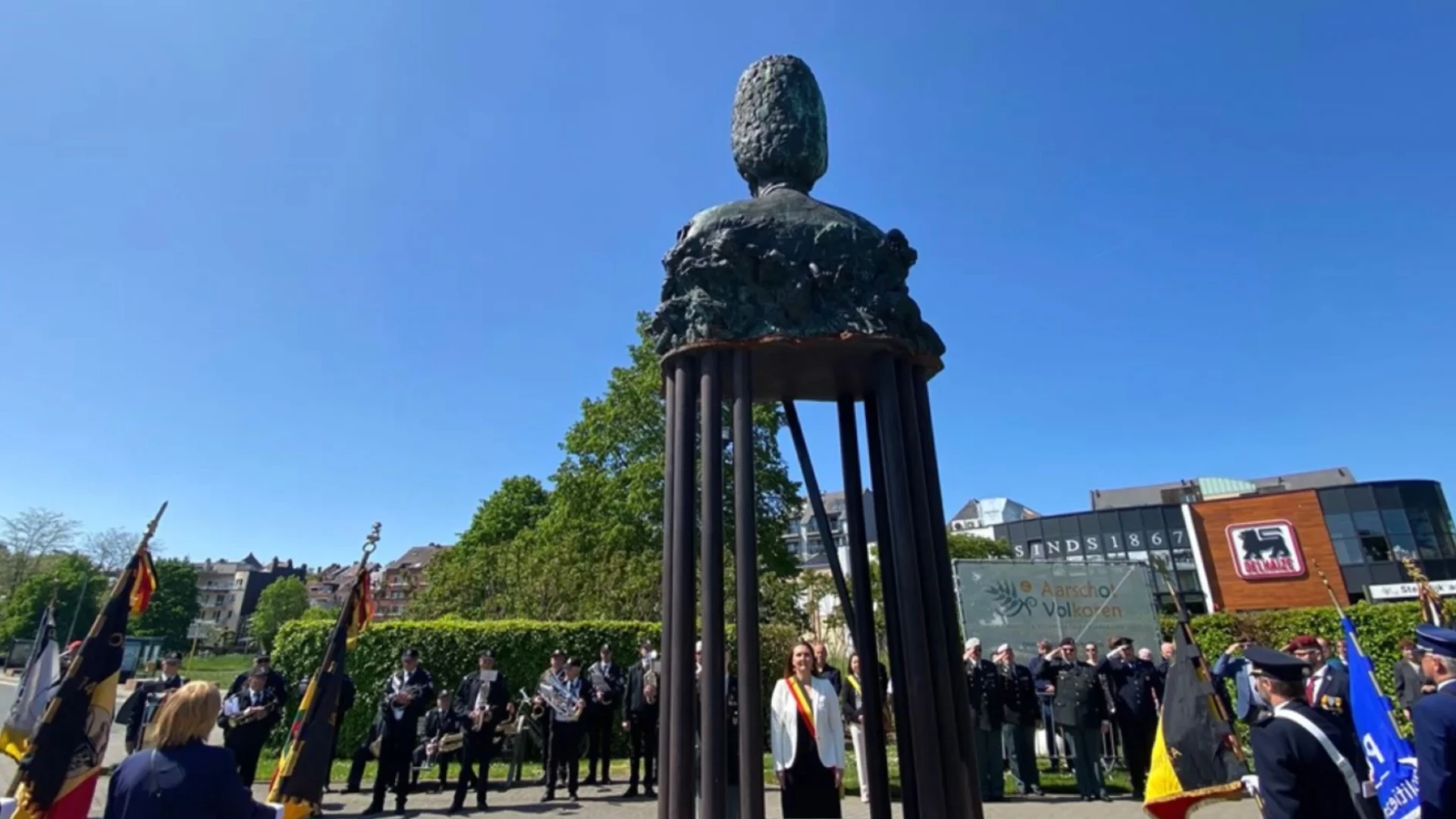 Aarschot herdenkt de bevrijding met huldebetoon aan oorlogs- en Grenadier Guard-monument op V-dag