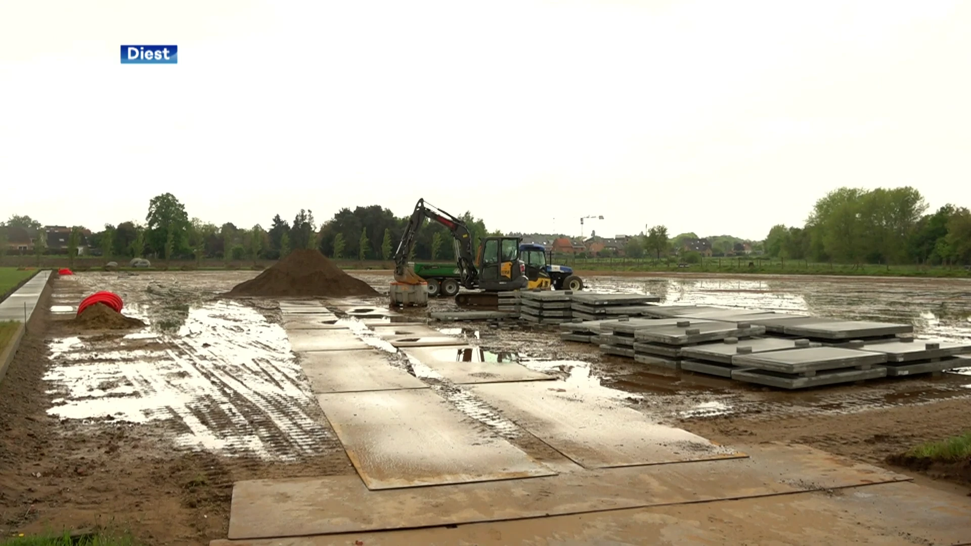 In Diest zijn de werken aan het kunstgrasveld op Oosterlinde gestart