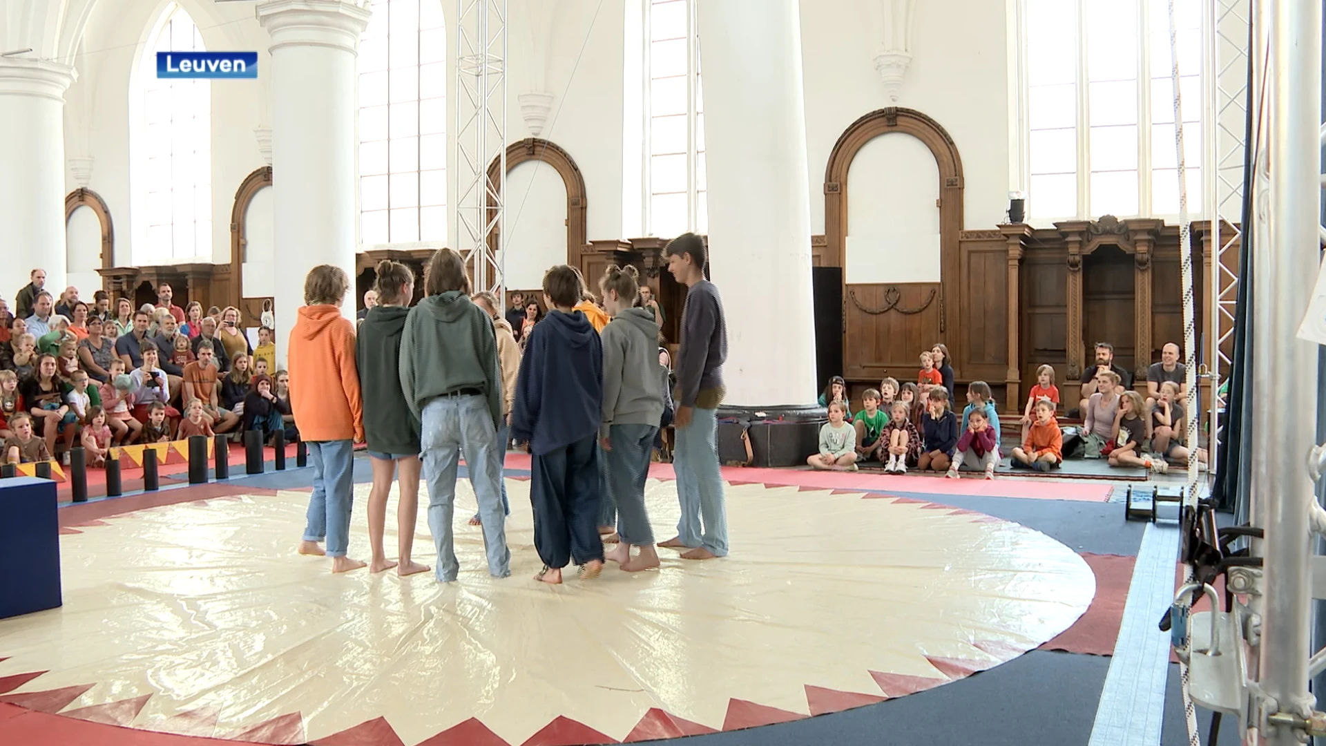 Open dag Leuvense cirkusschool lokt veel geïnteresseerden: "Leuk dat we één van de beste cirkusscholen vlakbij onze deur hebben"