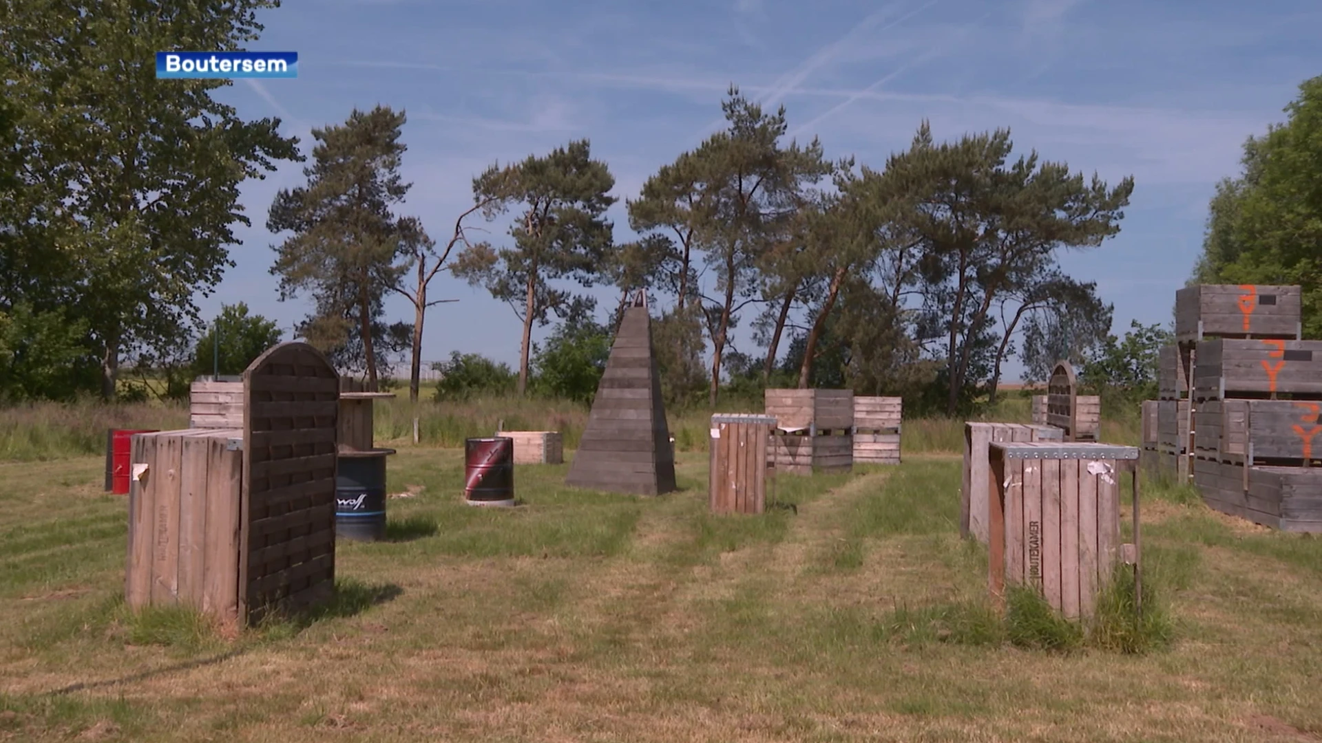 Voetbalveld Neervelp omgebouwd tot paintballveld met café: "Nood aan café met iets voor sport en kinderen"