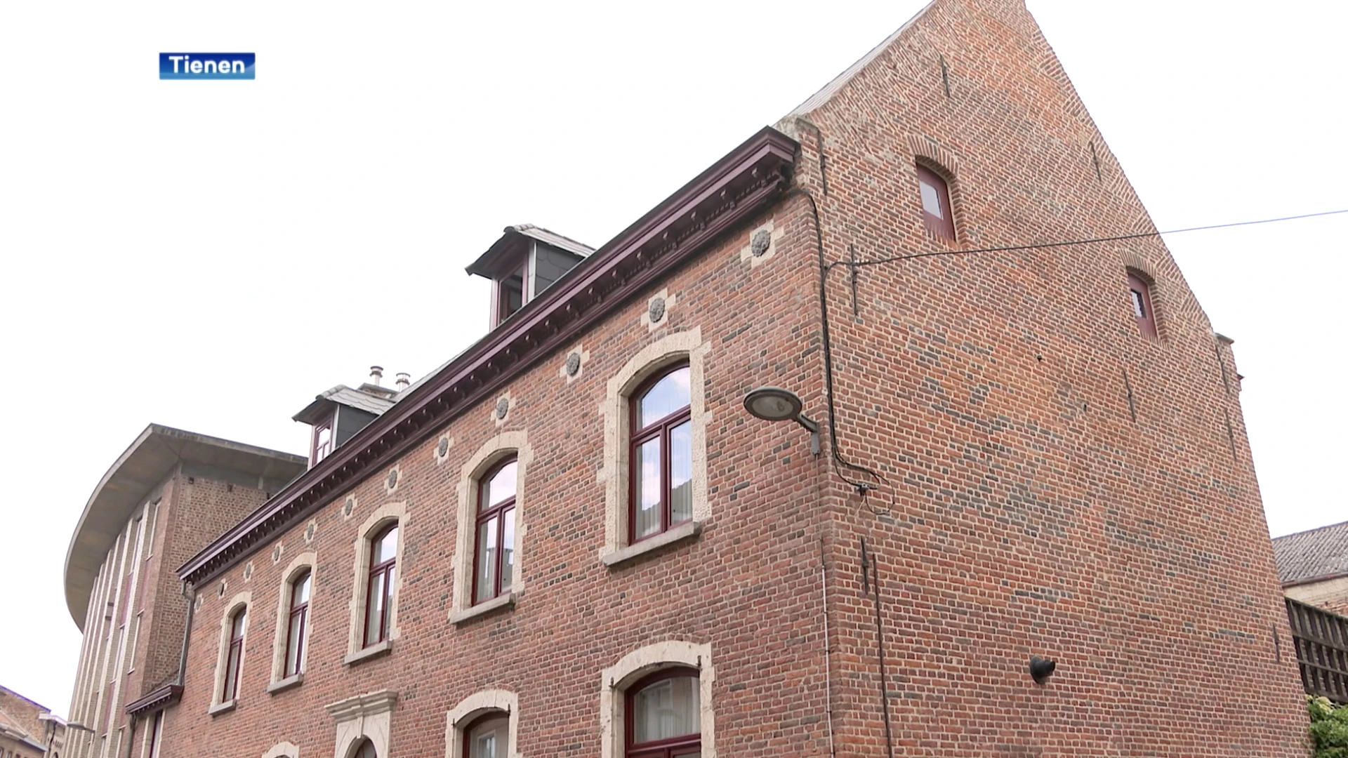Eén van de bekendste herenhuizen in Tienen staat te koop: "We zoeken een koper met even veel liefde voor het pand als wij"