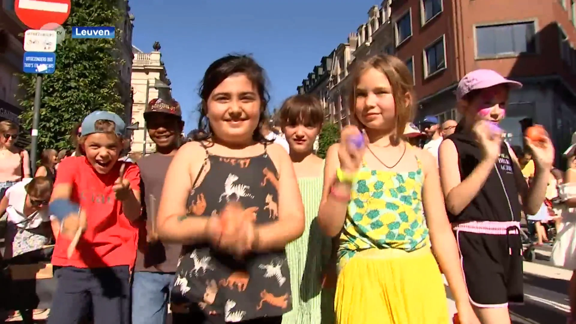 Langste Dag in Leuven brengt veel mensen op de been: "Leuk om met de kinderen naar het centrum te komen om te dansen"