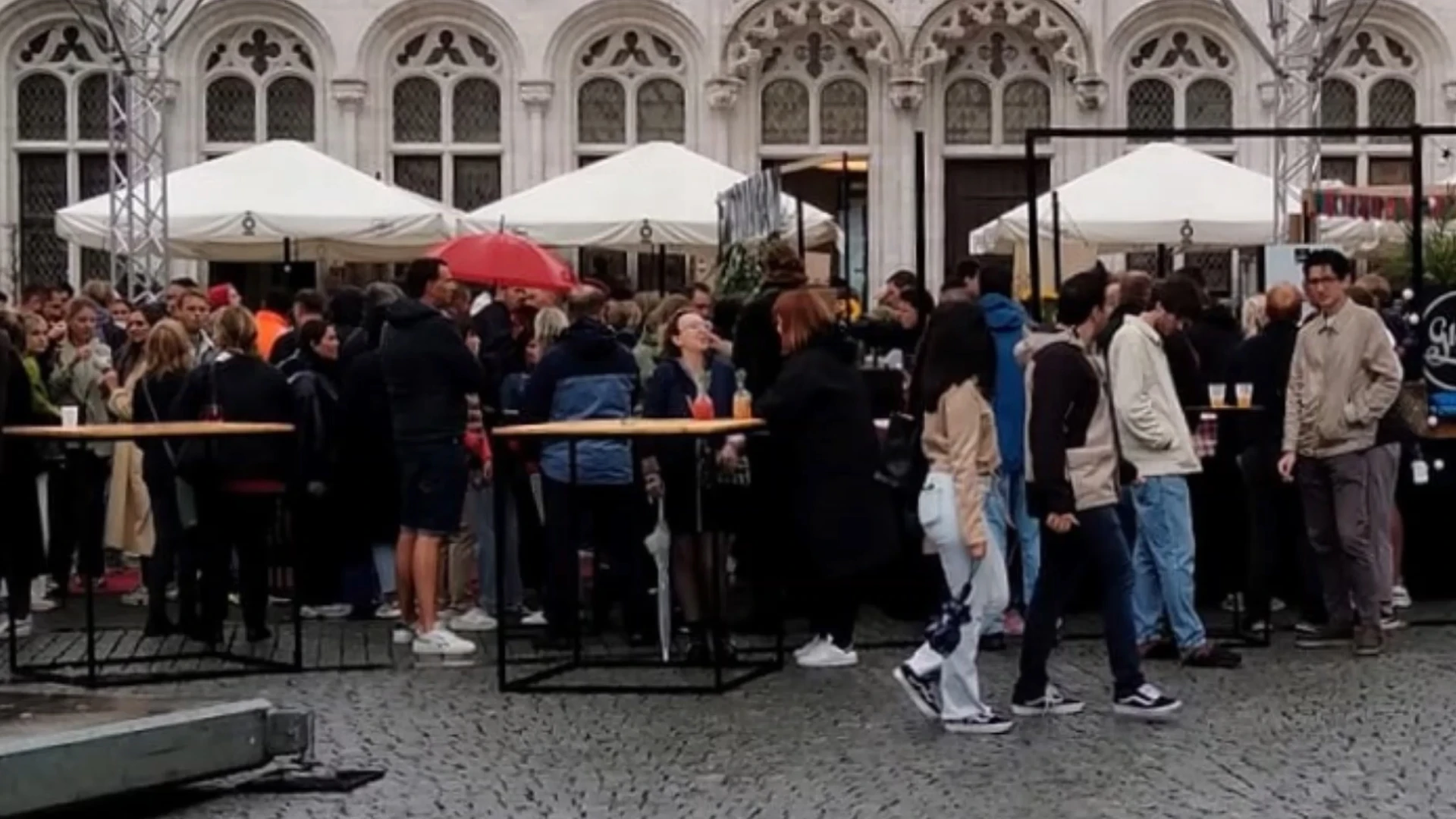 20.000 bezoekers trekken ondanks regenweer naar Leuvense binnenstad voor Hapje-Tapje
