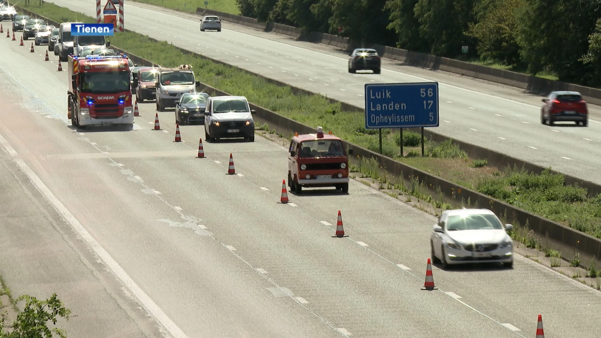 Lange files op E40 richting Leuven door verloren lading vrachtwagen