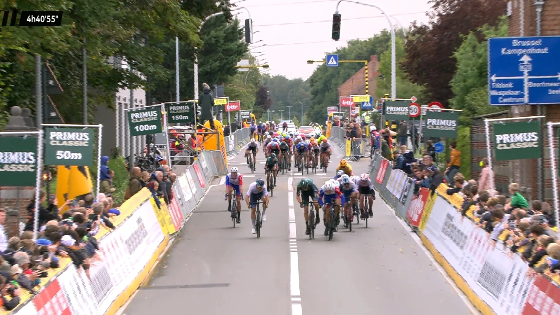 Mathieu van der Poel en Wout van Aert treffen elkaar tijdens de Super 8 Classic met aankomst in Boortmeerbeek