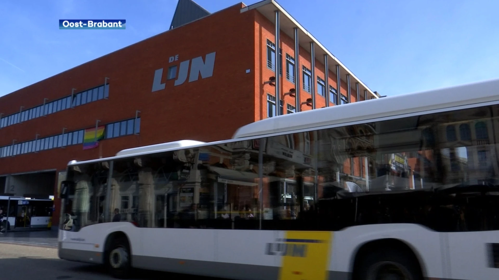 Aantal boetes voor zwartrijden op bussen van De Lijn sterk gestegen: "Geen verklaring voor"