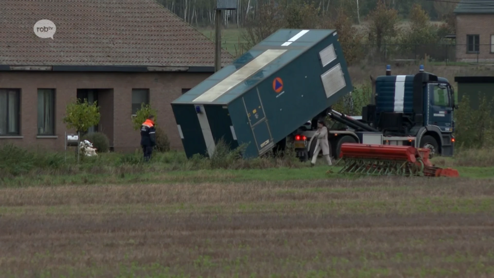 Federale politie ontdekt actief drugslab in hoeve langs snelweg in Bekkevoort: 5 arrestaties