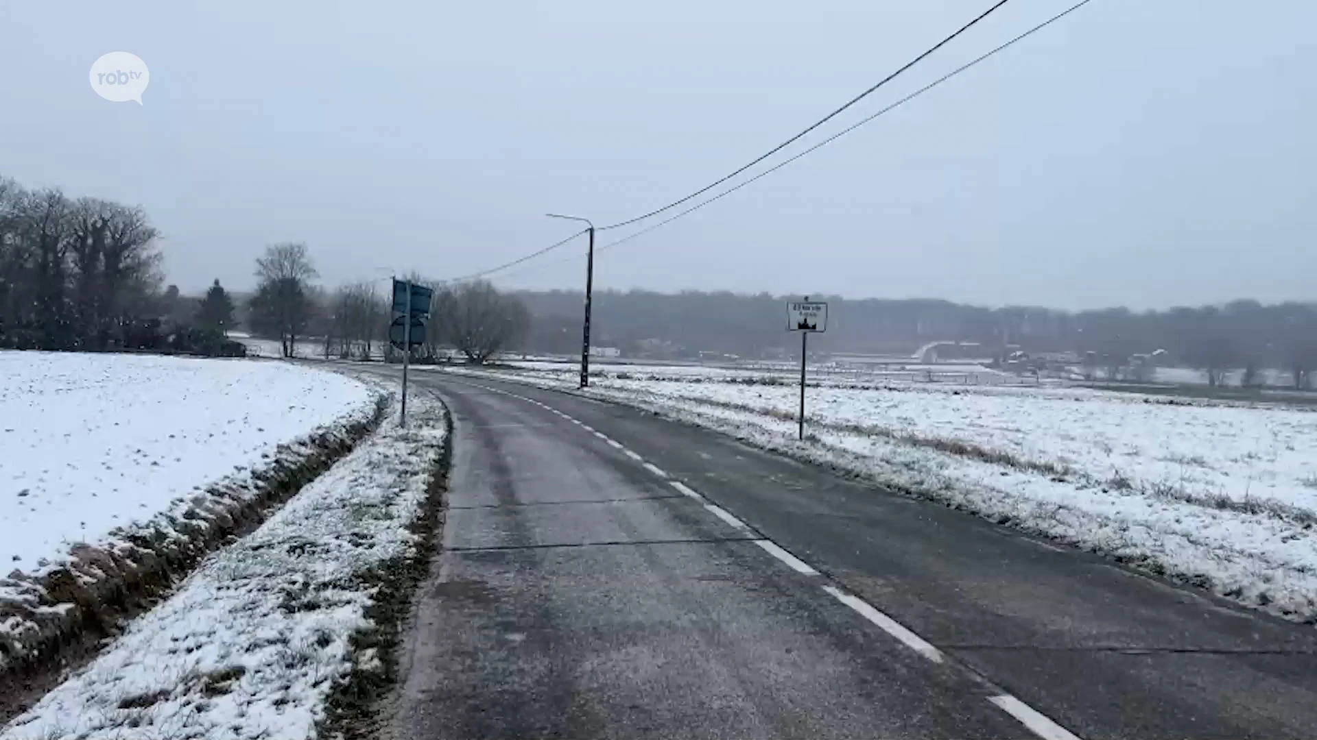 BEKIJK: De eerste sneeuwvlokken vallen in onze regio, zoals hier in Attenrode