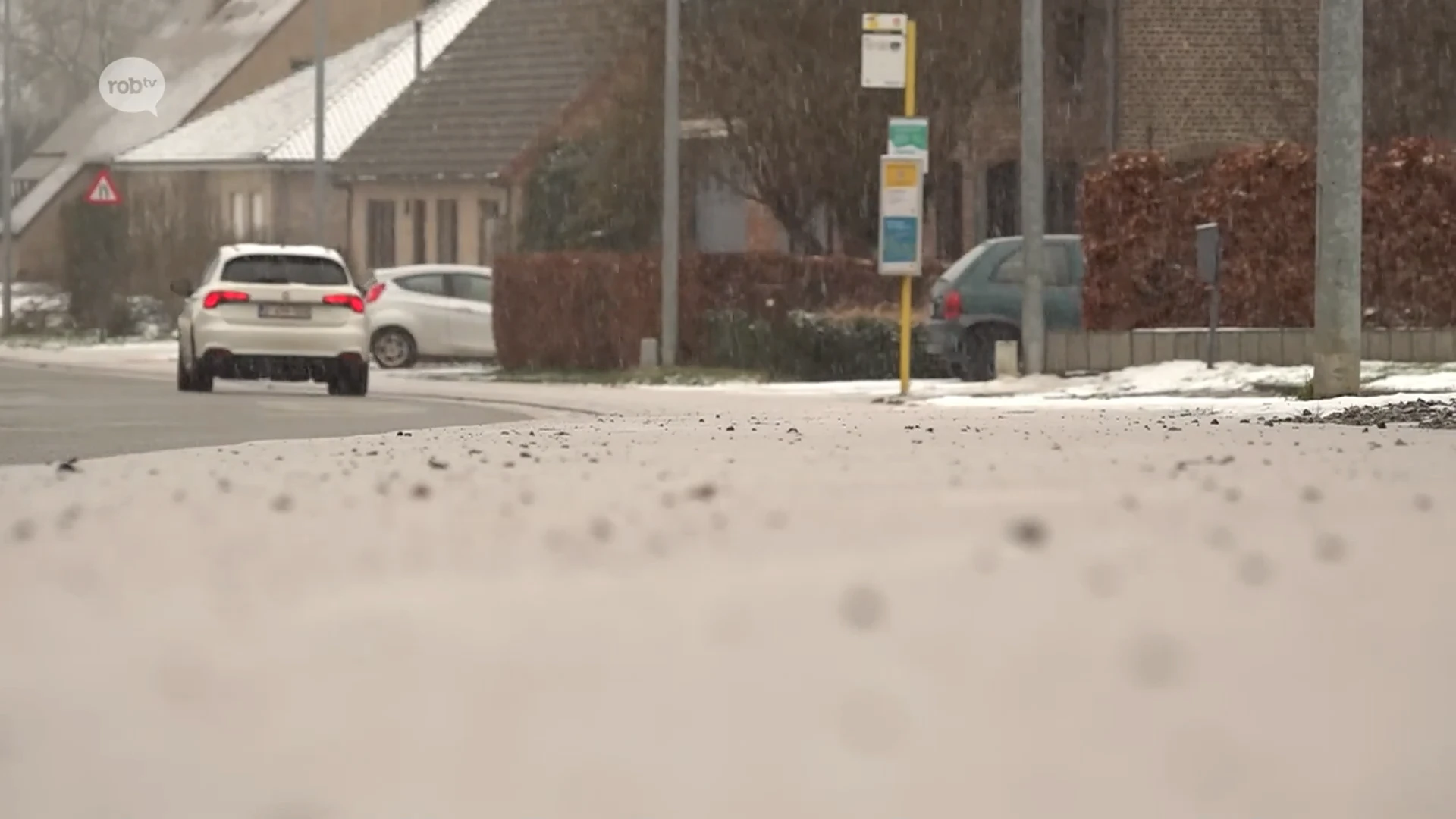 BEKIJK: Ook in het noorden van onze regio sneeuwt het stevig