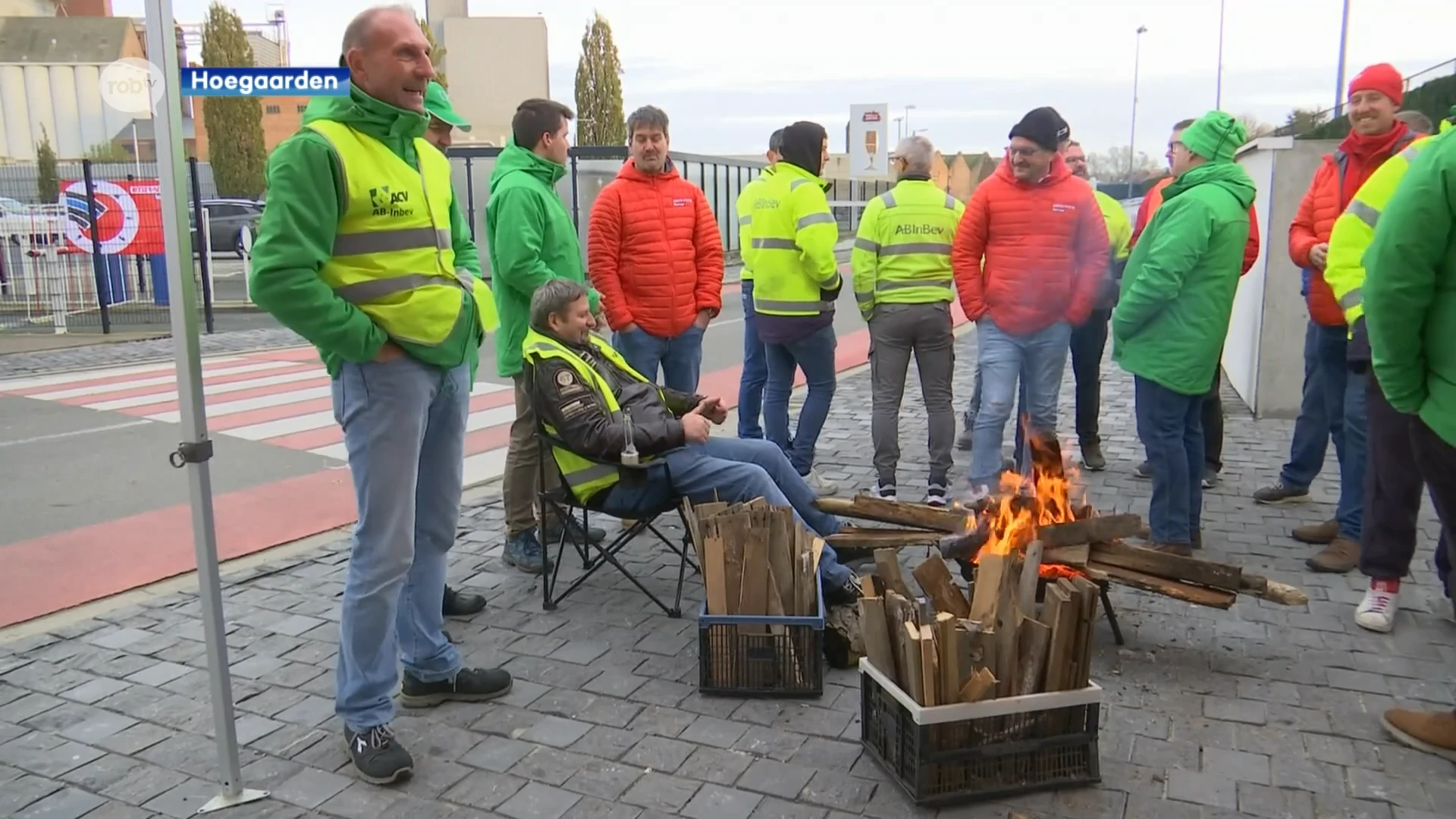 Werknemers AB inbev Hoegaarden staken voor derde dag op rij