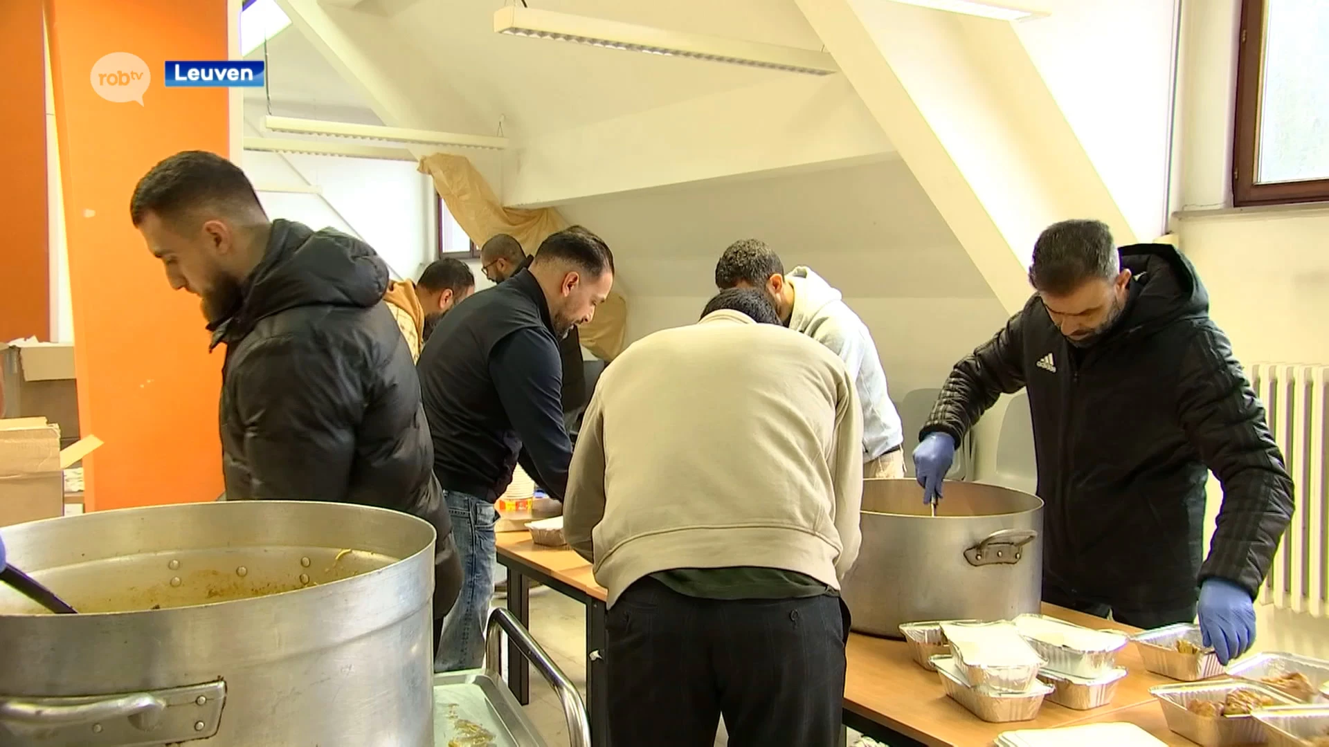 4 moskeeën in Leuven bedelen voedsel tijdens de ramadan: "Ons gelooft spoort ons aan om mensen in nood te helpen"