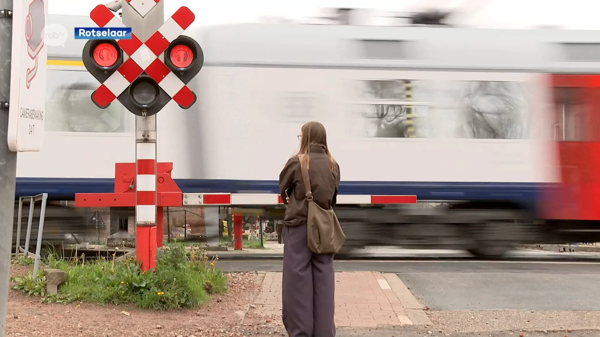 Fietser (16) overleden na aanrijding met trein in Wezemaal, treinverkeer tussen Leuven en Aarschot lag urenlang stil