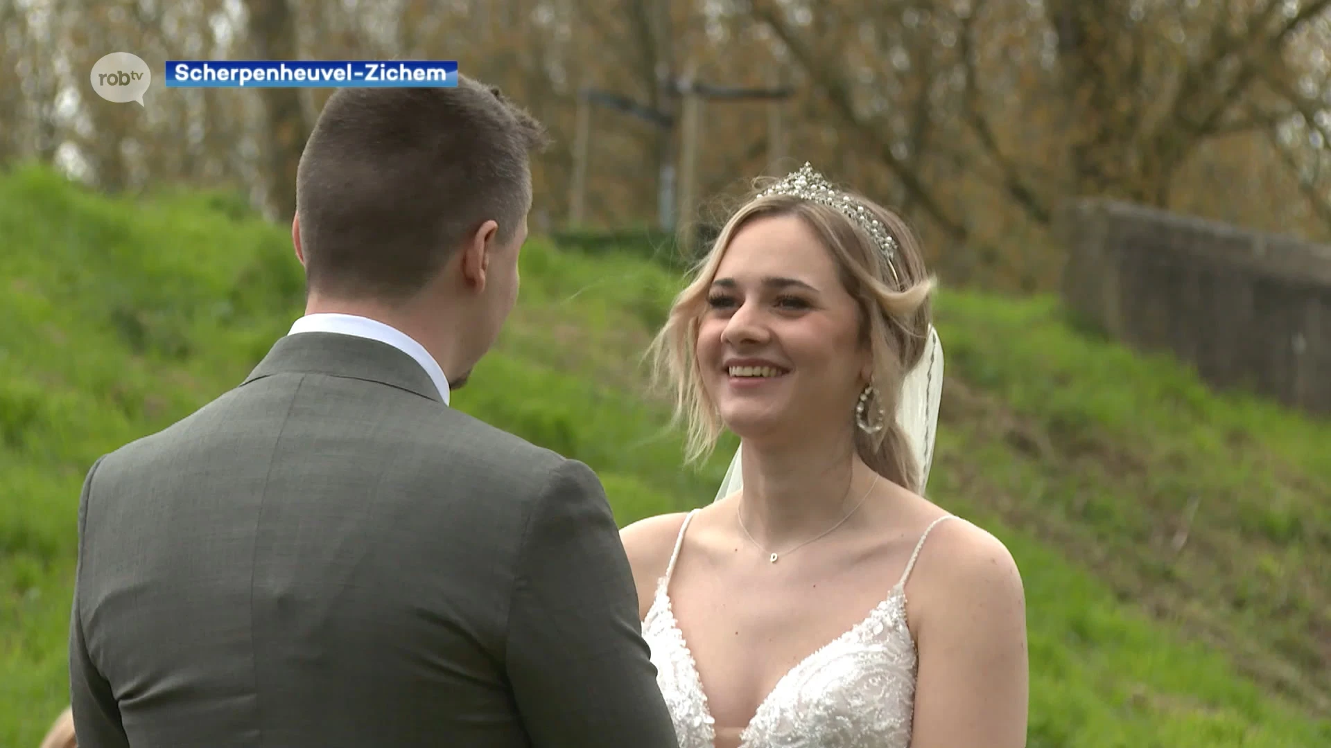 Lauren en David zijn eerste koppel dat trouwt in openlucht aan Maagdentoren Scherpenheuvel-Zichem: 'Locatie is fantastisch'