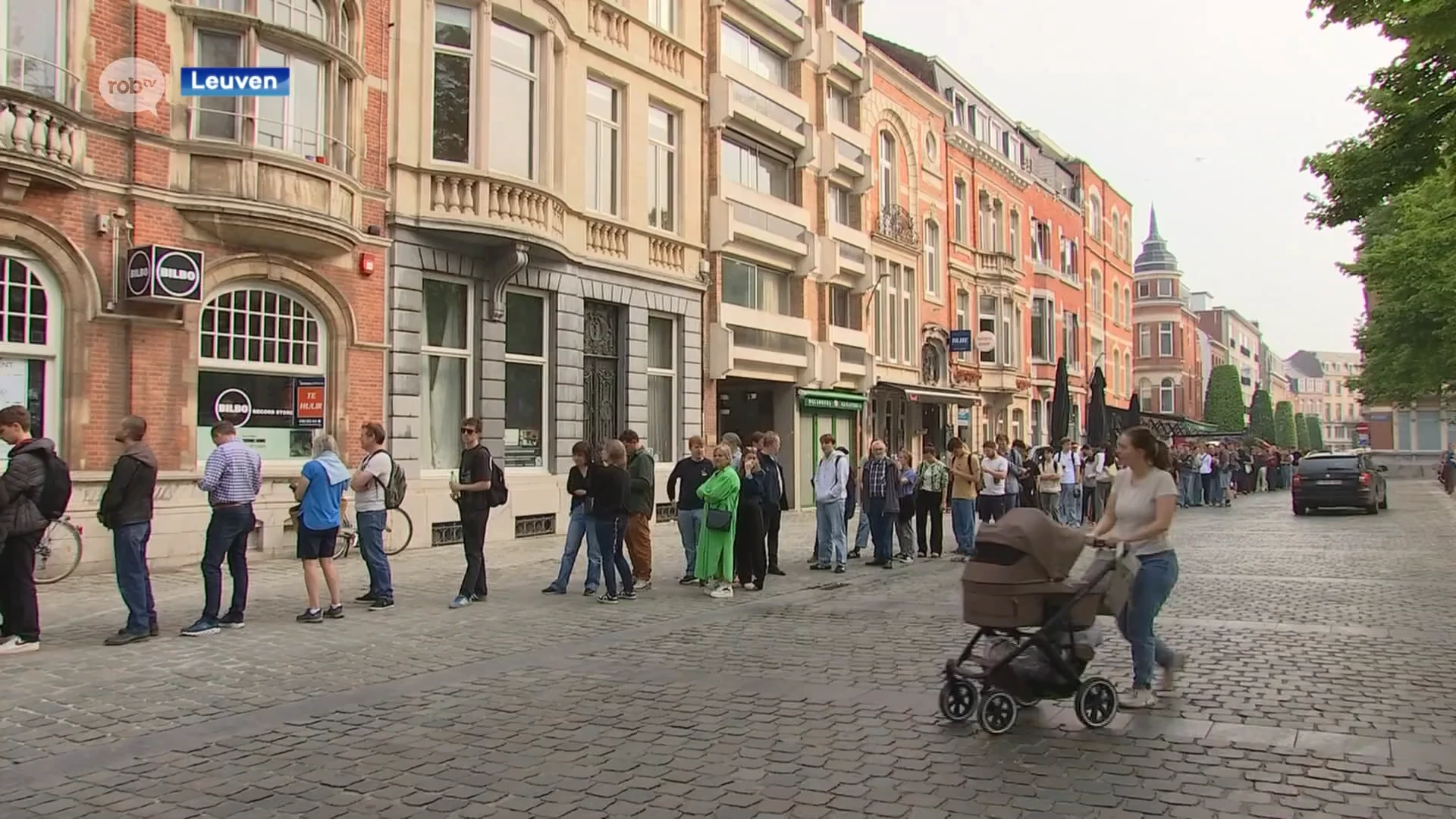 Gigantische wachtrij voor uitverkoop Bilbo Records in Leuven: "Eén van mijn favoriete winkels verdwijnt"