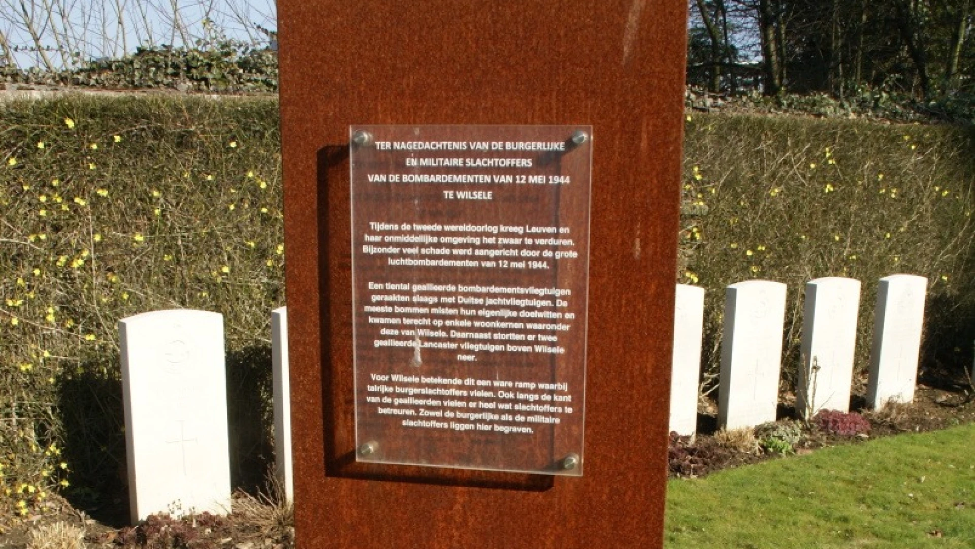 Leuven herdenkt zondag slachtoffers van bombardementen in mei 1944 met plechtigheid in Sint-Martinuskerk