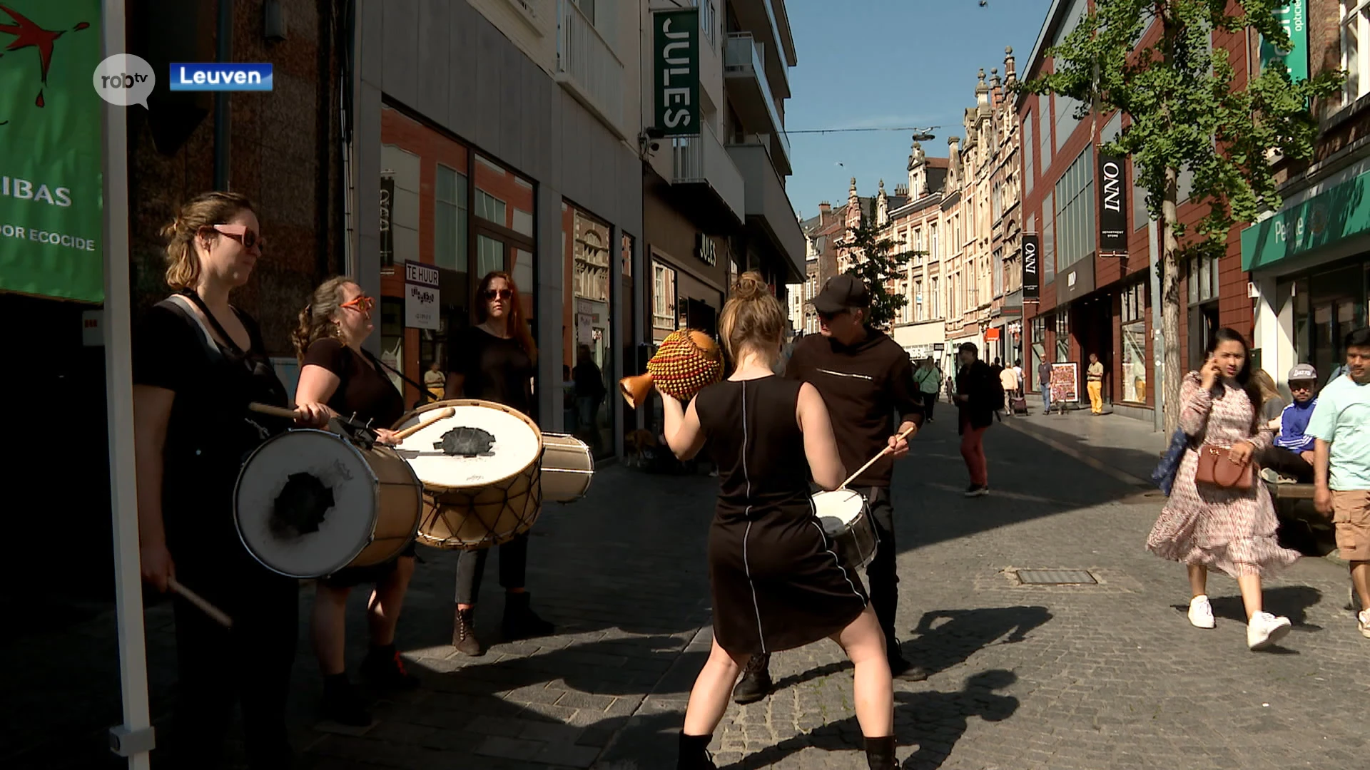 Extinction Rebellion en Leuvense Actiegroep Palestina protesteren aan kantoor BNP Paribas Fortis in Leuven