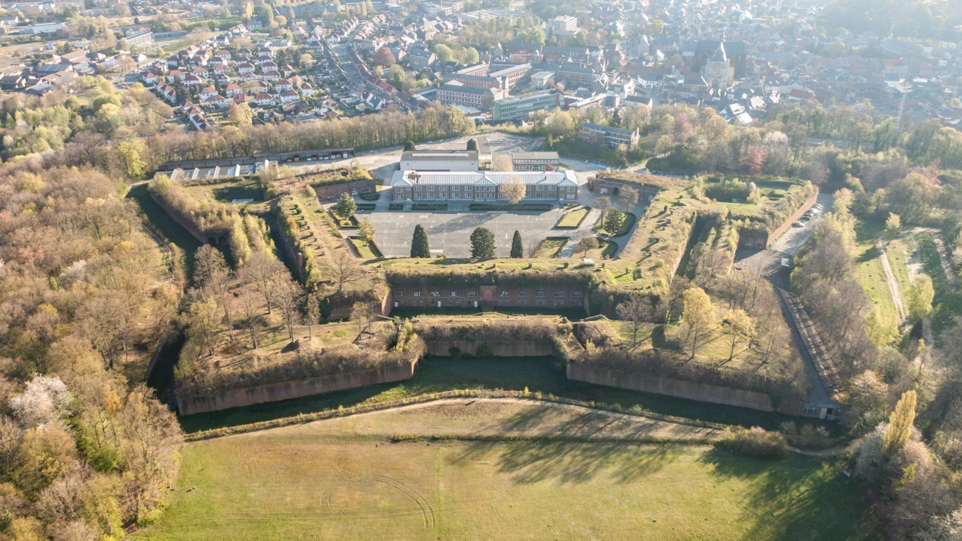 Paradeplein morgen en overmorgen afgesloten voor militaire oefening op citadel van Diest