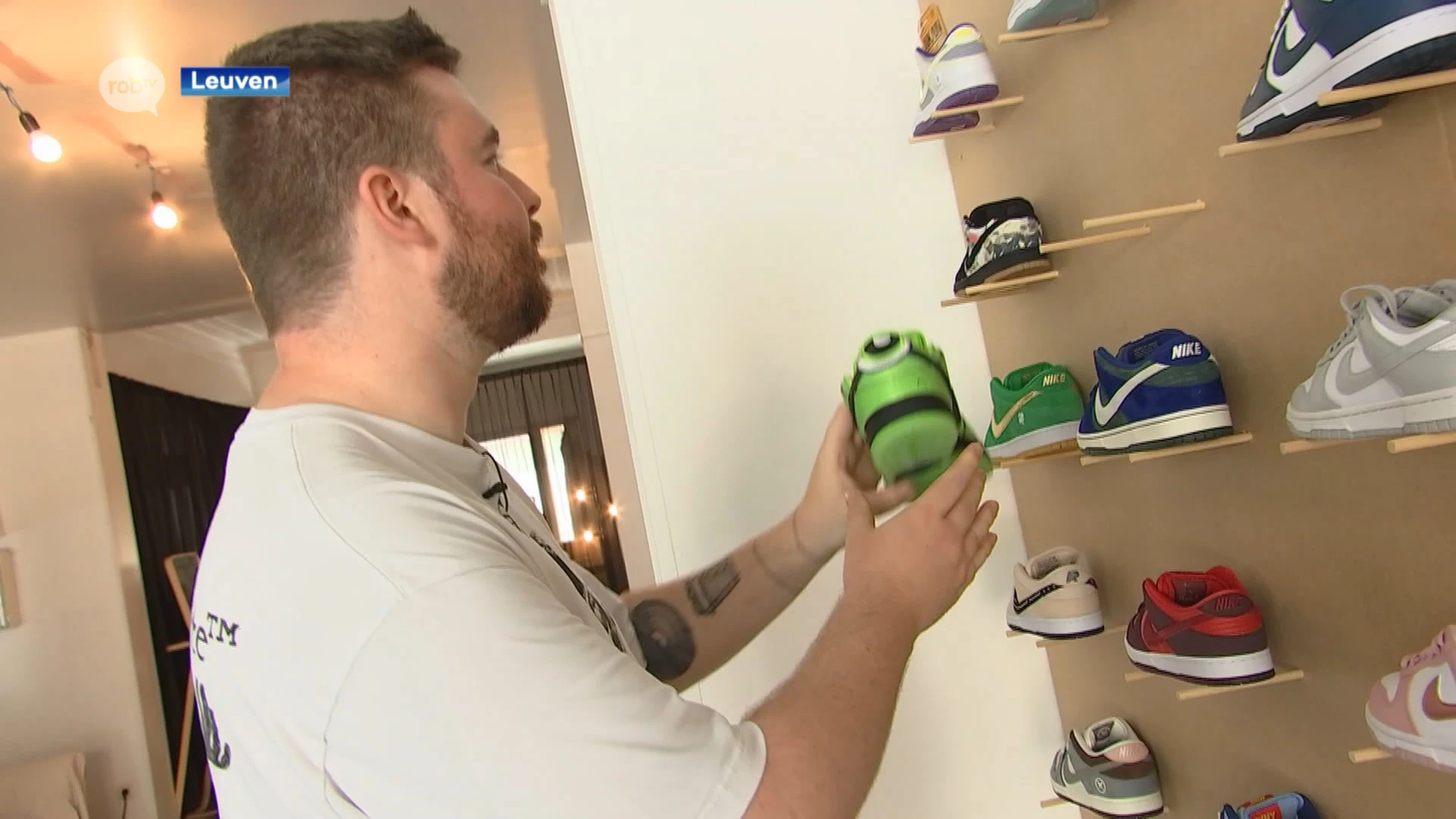 Bram Berghmans (25) opent pop-up store met exclusieve sneakers tot 2500 euro in Leuvense Bondgenotenlaan