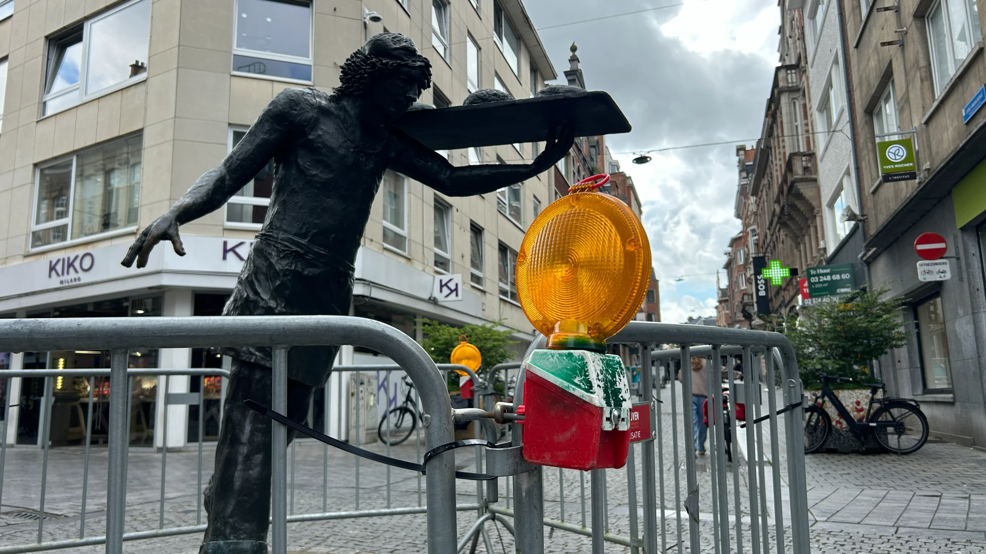 Leuvens standbeeld van Dorre de Bakker opnieuw aangereden