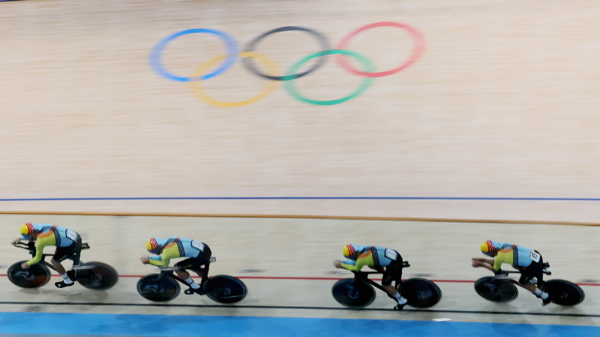 Olympische Spelen: Dens dendert naar nieuw Belgisch record, Hanne Claes teleurgesteld na halve finale 400 horden