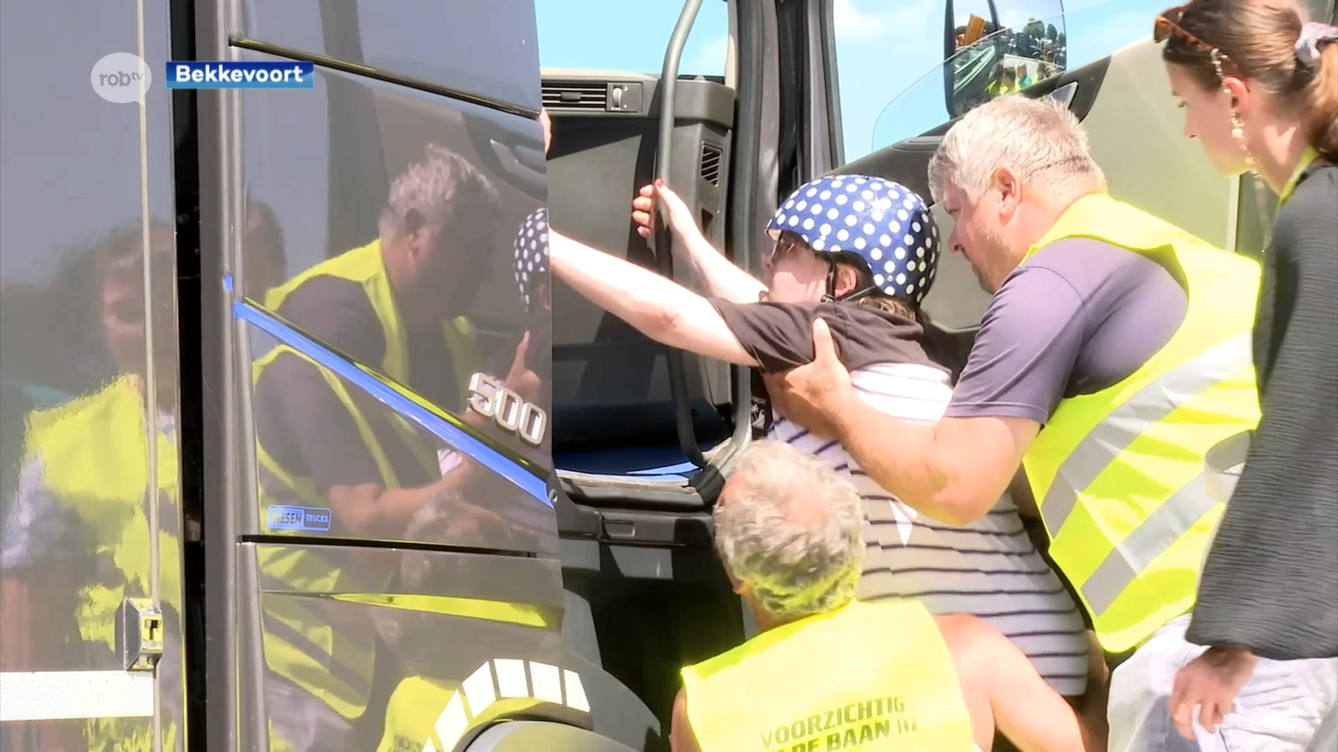 PRACHTIG: 250 mindervaliden beleven een topdag op de truckshow in Bekkevoort: "Leuk om naar de mensen te zwaaien"