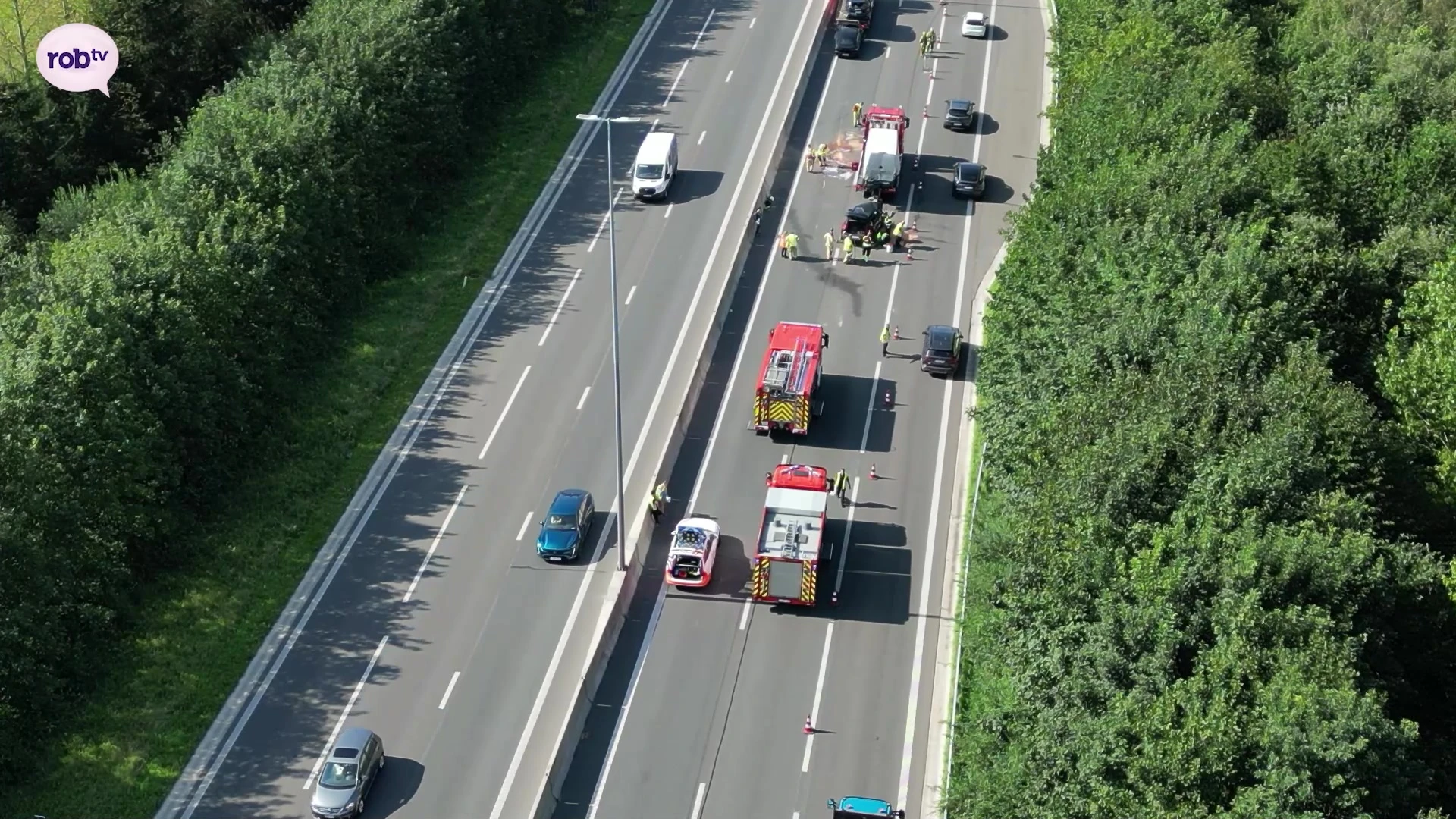 Ernstig verkeersongeval zorgt voor lange file op E314 richting Brussel: twee personen lichtgewond