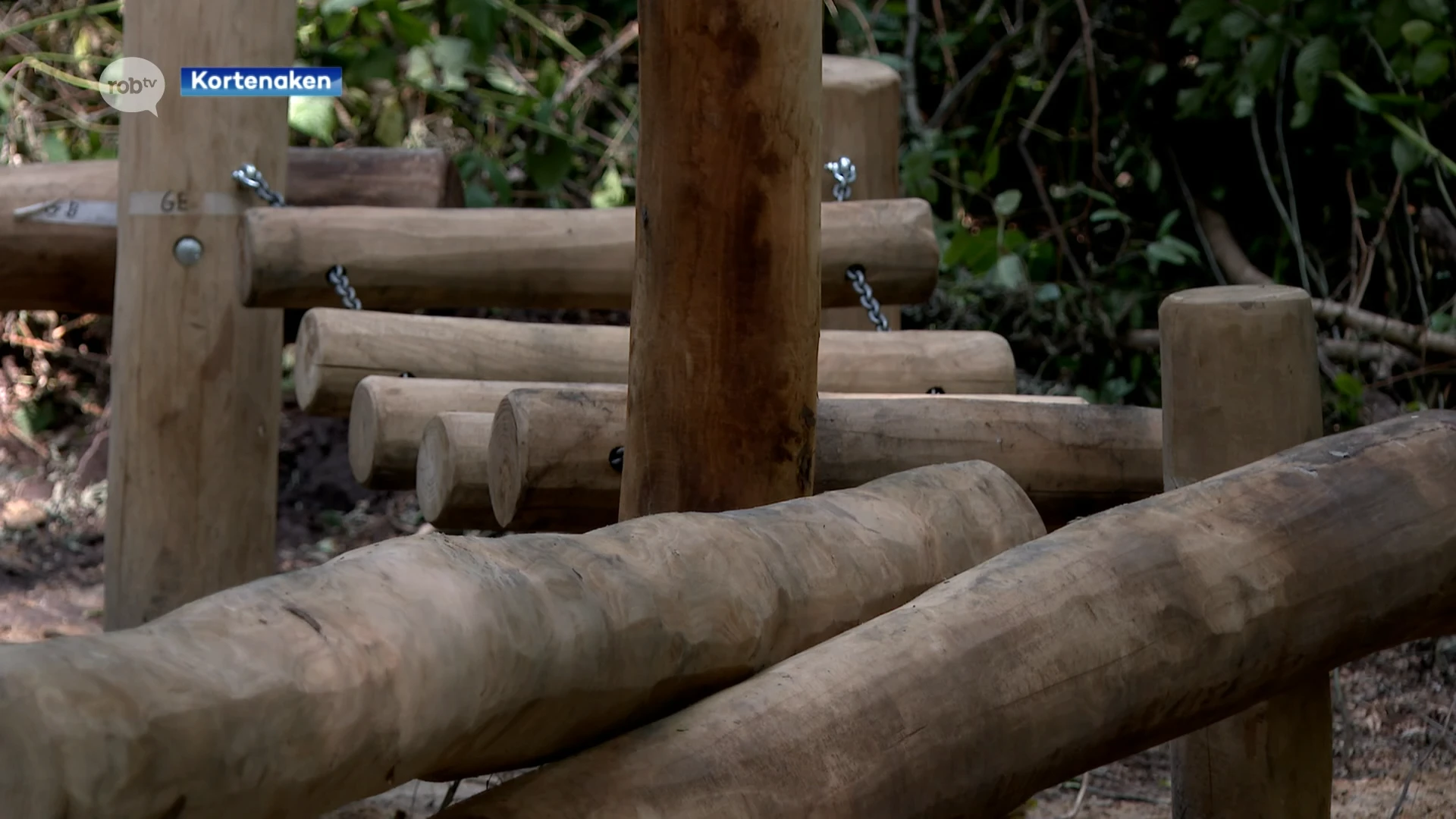 Speelbos in Kortenaken uitgebreid met nieuw speeltuintje uit hout